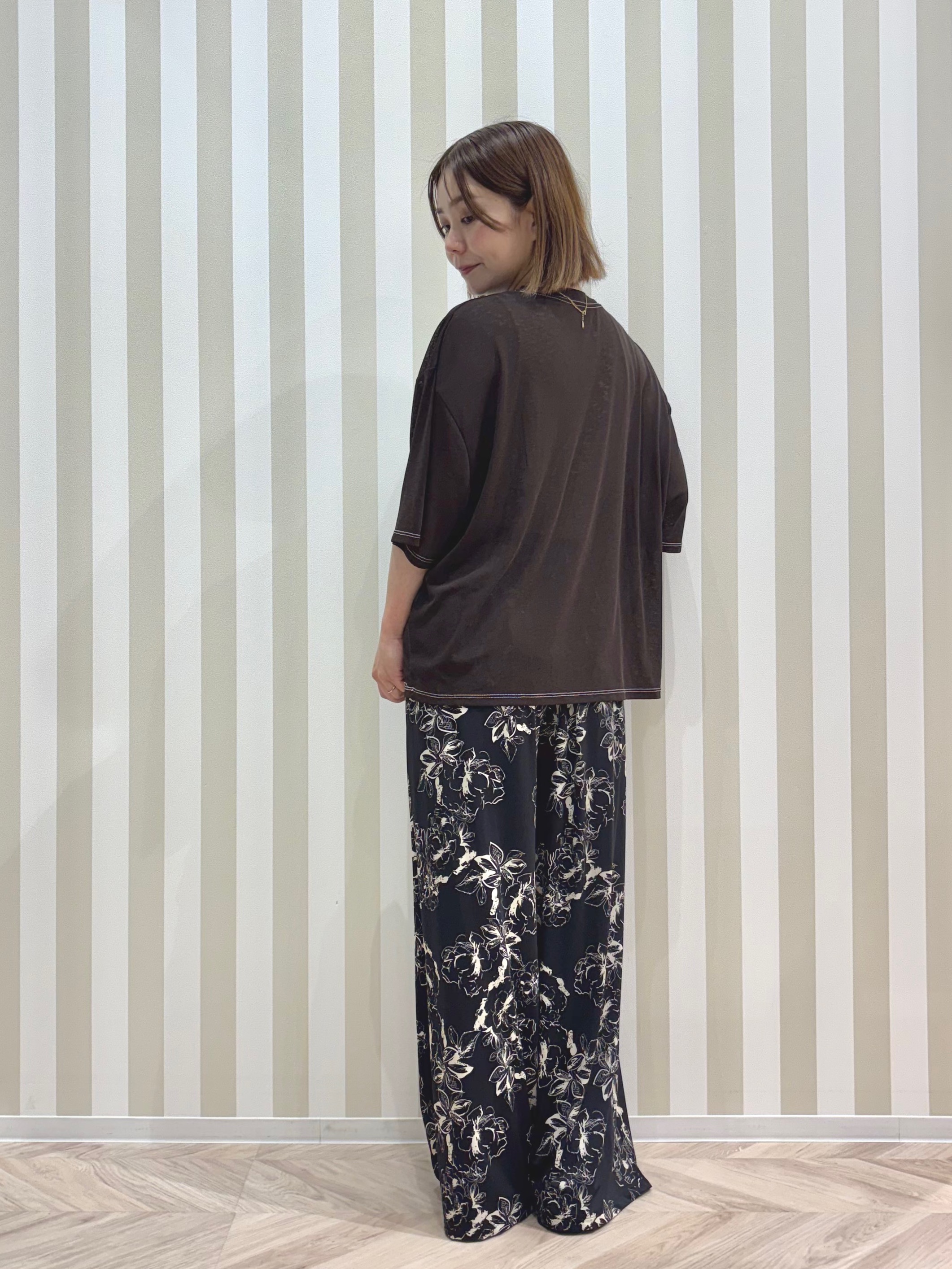 ナギさんの「SHOO･LA･RUE｜【S-LL/洗濯機可/体型カバー】ゆるっとこなれる 大人のシアースラブTシャツ」を使ったコーディネート