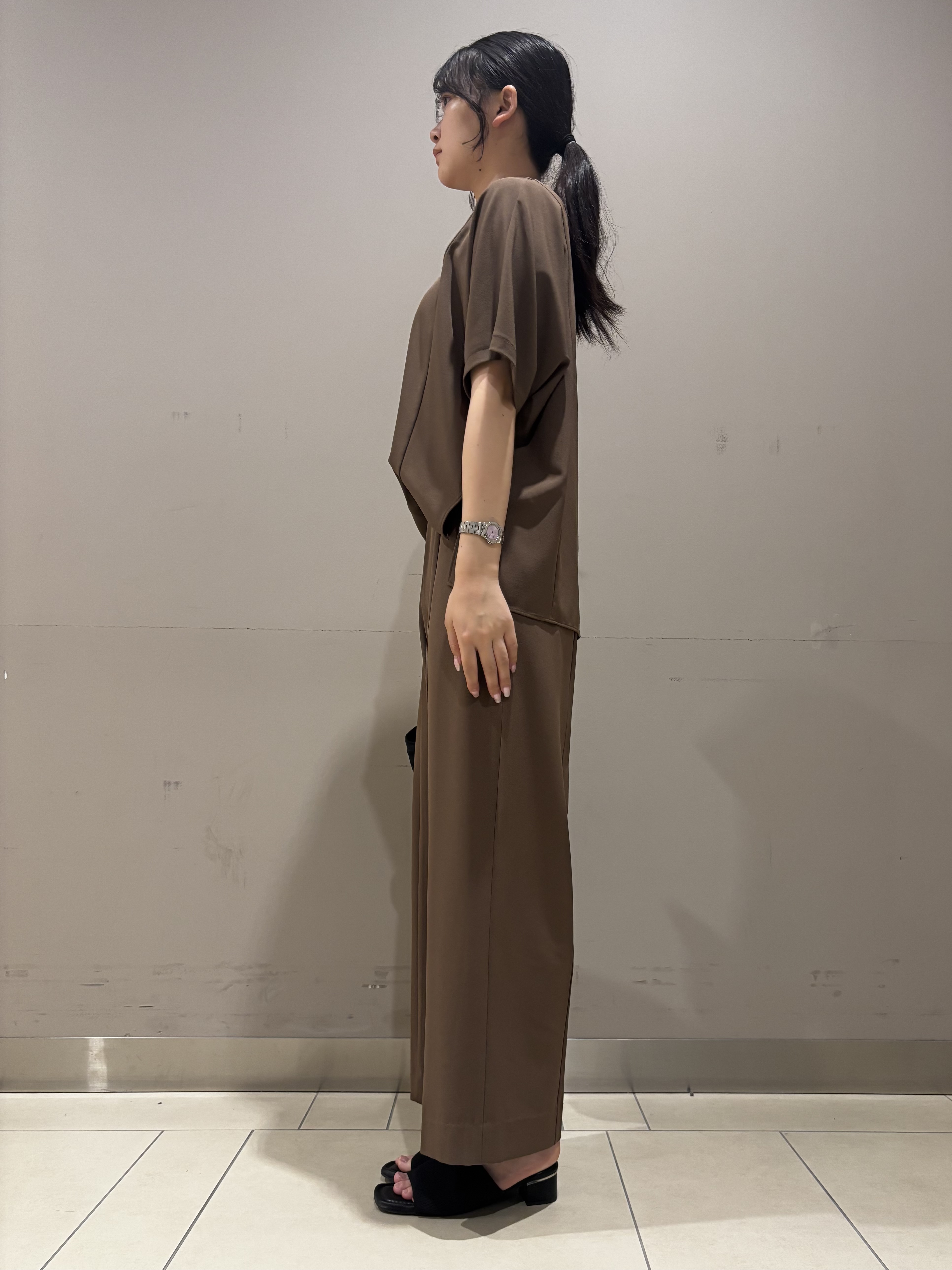 Misakiさんの「INDIVI｜【着る日傘】ドルマントップス」を使ったコーディネート