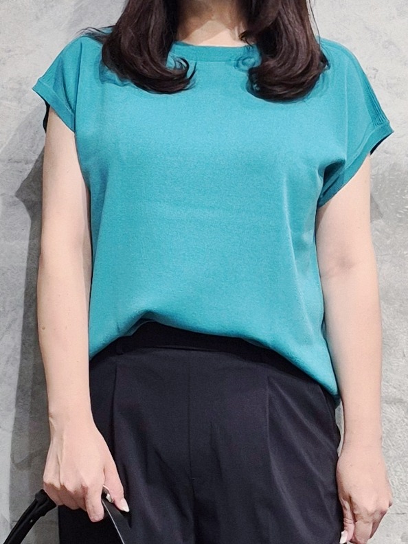 ひさえさんの「THE SHOP TK｜【S-XL/ひんやりタッチ】多機能フレンチスリーブニット 洗濯機OK/UVケア/毛玉になりにくい」を使ったコーディネート