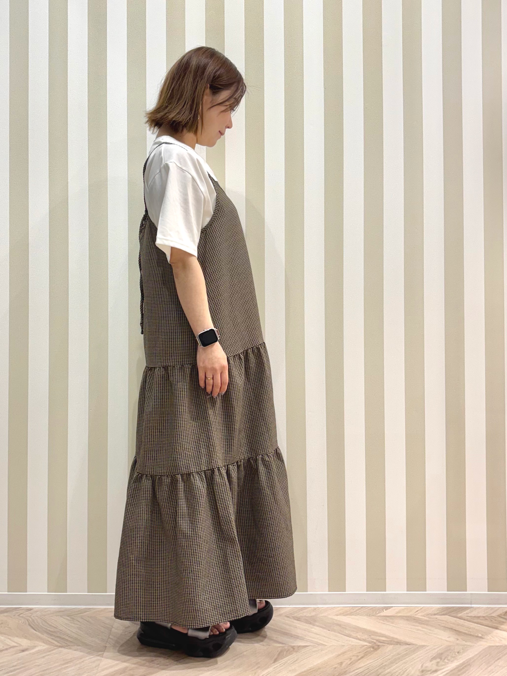 ナギさんの「SHOO･LA･RUE｜【S-LL/洗濯機可】ほんのり甘いチェック柄 ティアードキャミワンピース」を使ったコーディネート