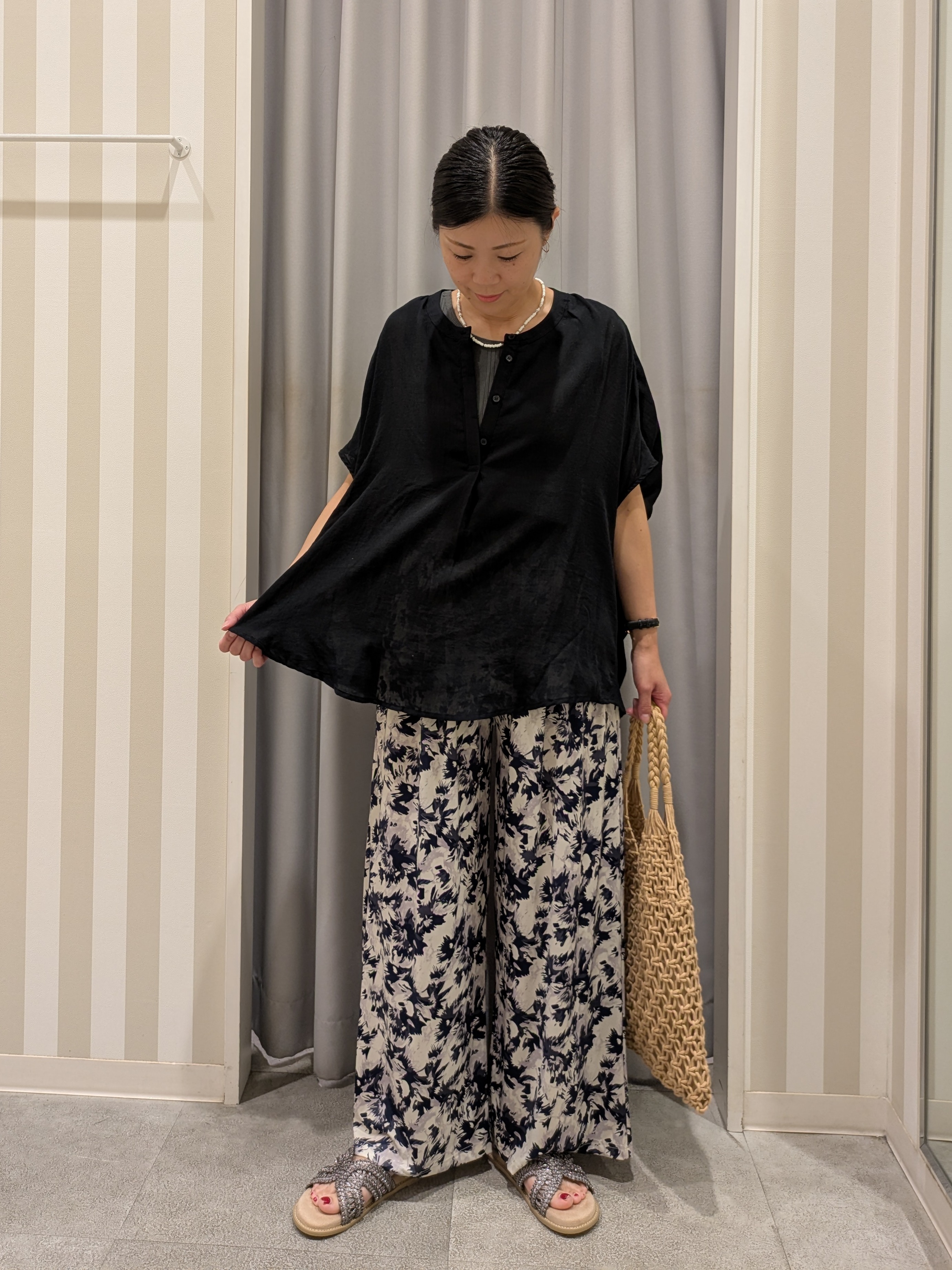 𝐂𝐡𝐢𝐢 &hearts;(ちー)さんの「SHOO･LA･RUE｜【体型カバー】バルーン風ゆるシャツブラウス」を使ったコーディネート