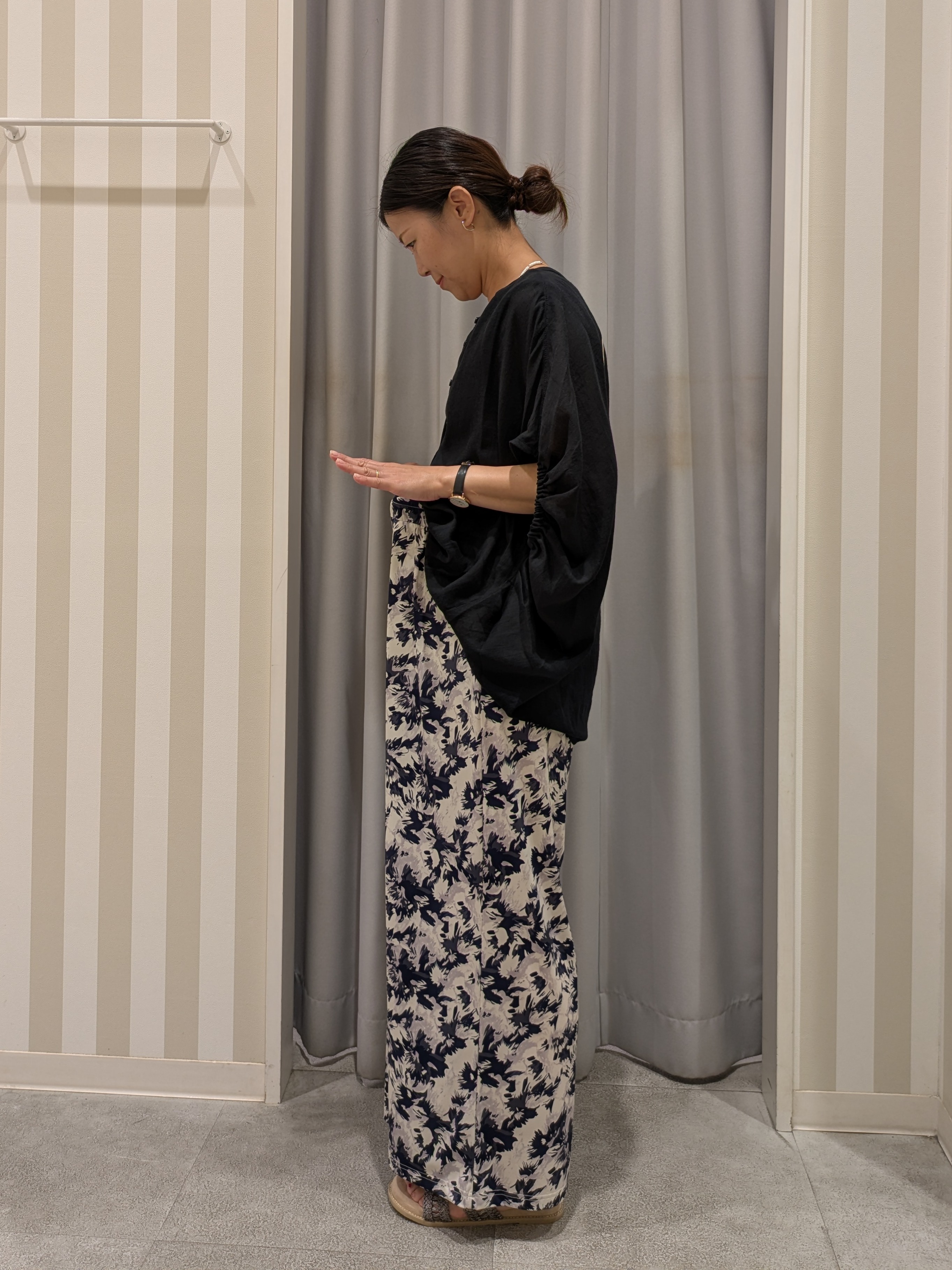 𝐂𝐡𝐢𝐢 &hearts;(ちー)さんの「SHOO･LA･RUE｜【体型カバー】バルーン風ゆるシャツブラウス」を使ったコーディネート
