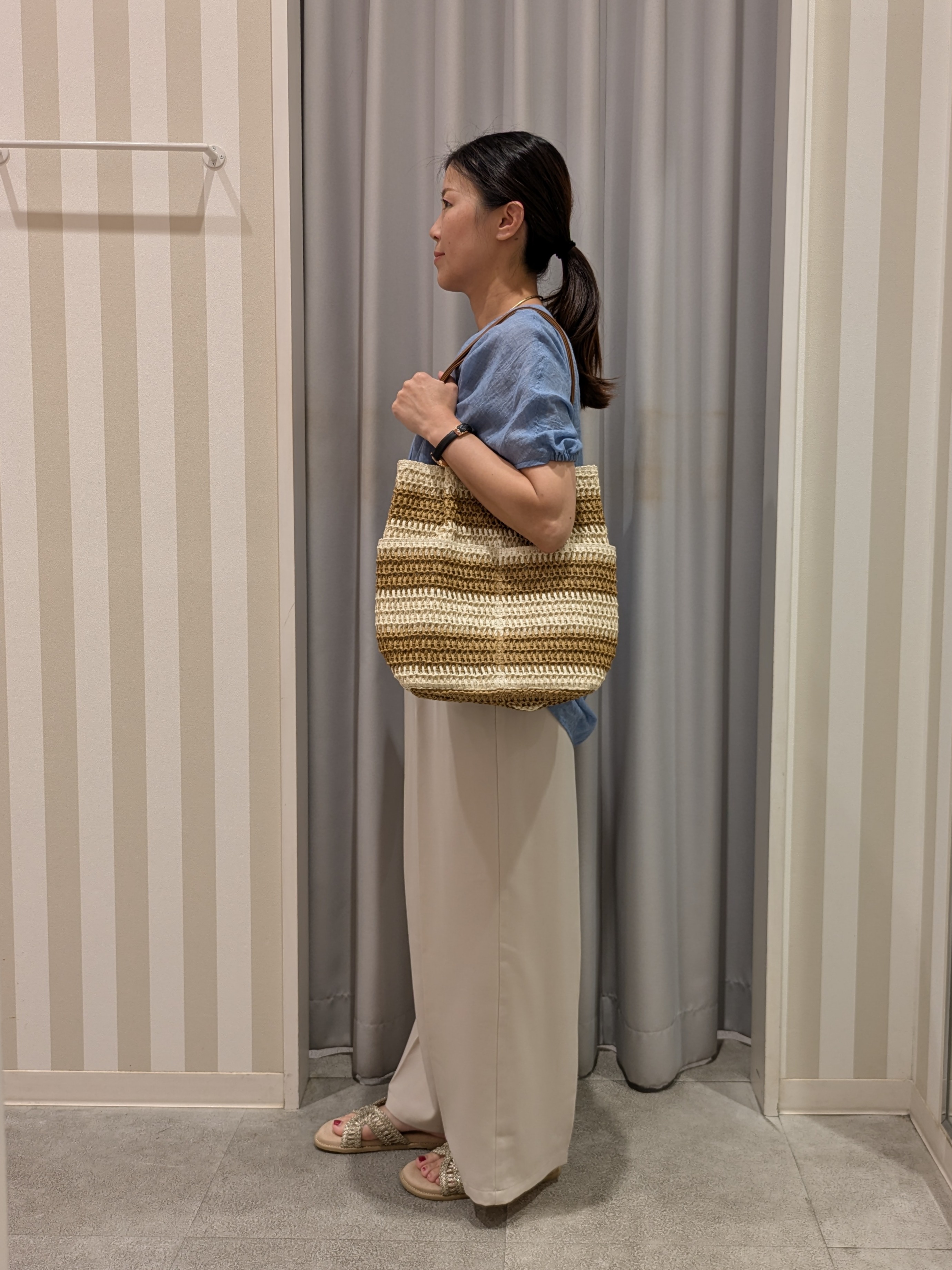 𝐂𝐡𝐢𝐢 &hearts;(ちー)さんの「SHOO･LA･RUE｜【体型カバー】バルーン風ゆるシャツブラウス」を使ったコーディネート