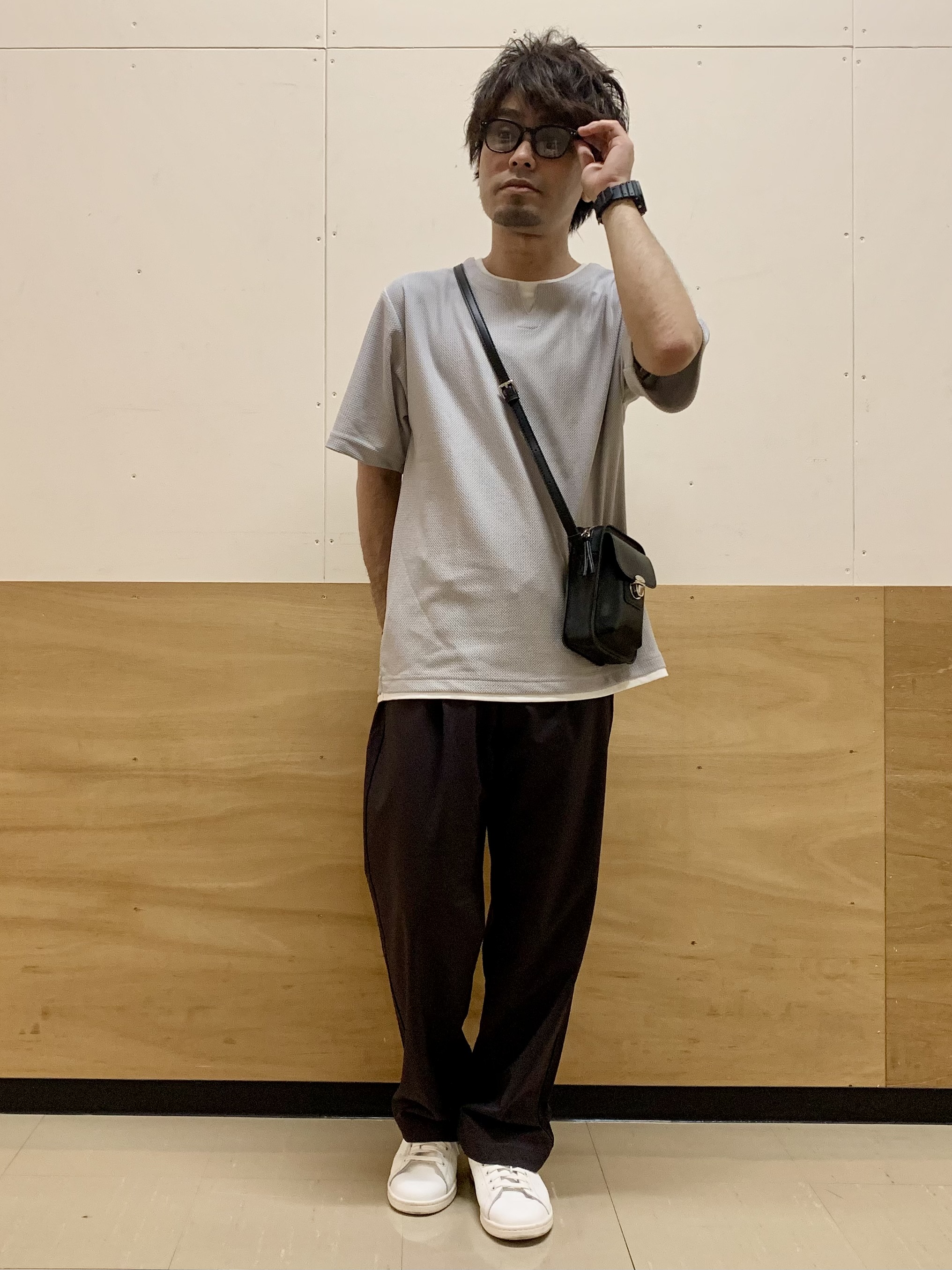 MATUさんの「THE SHOP TK｜【一枚でコーディネートが完成！】レイヤード風 キーネック 半袖Tシャツ 洗濯機OK」を使ったコーディネート