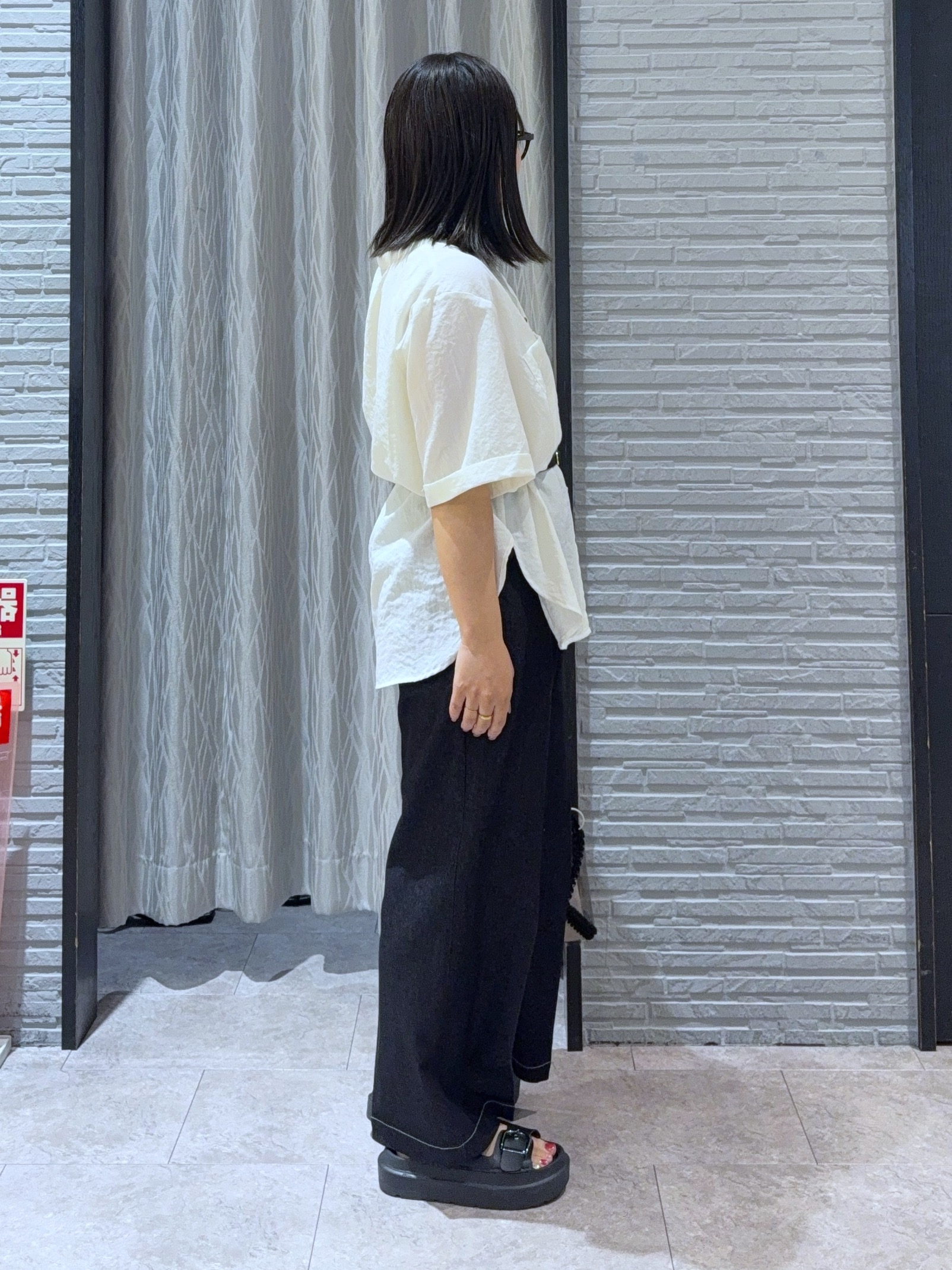 chさんの「THE SHOP TK｜【M-XL/刻みネックですっきり見え】Wポケット金ボタン 5分袖シャツ」を使ったコーディネート