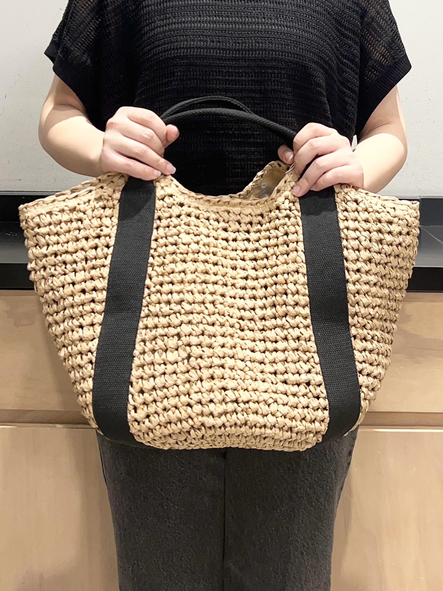 かのさんの「THE SHOP TK｜【2点セット】メッシュニット+タンクトップ」を使ったコーディネート