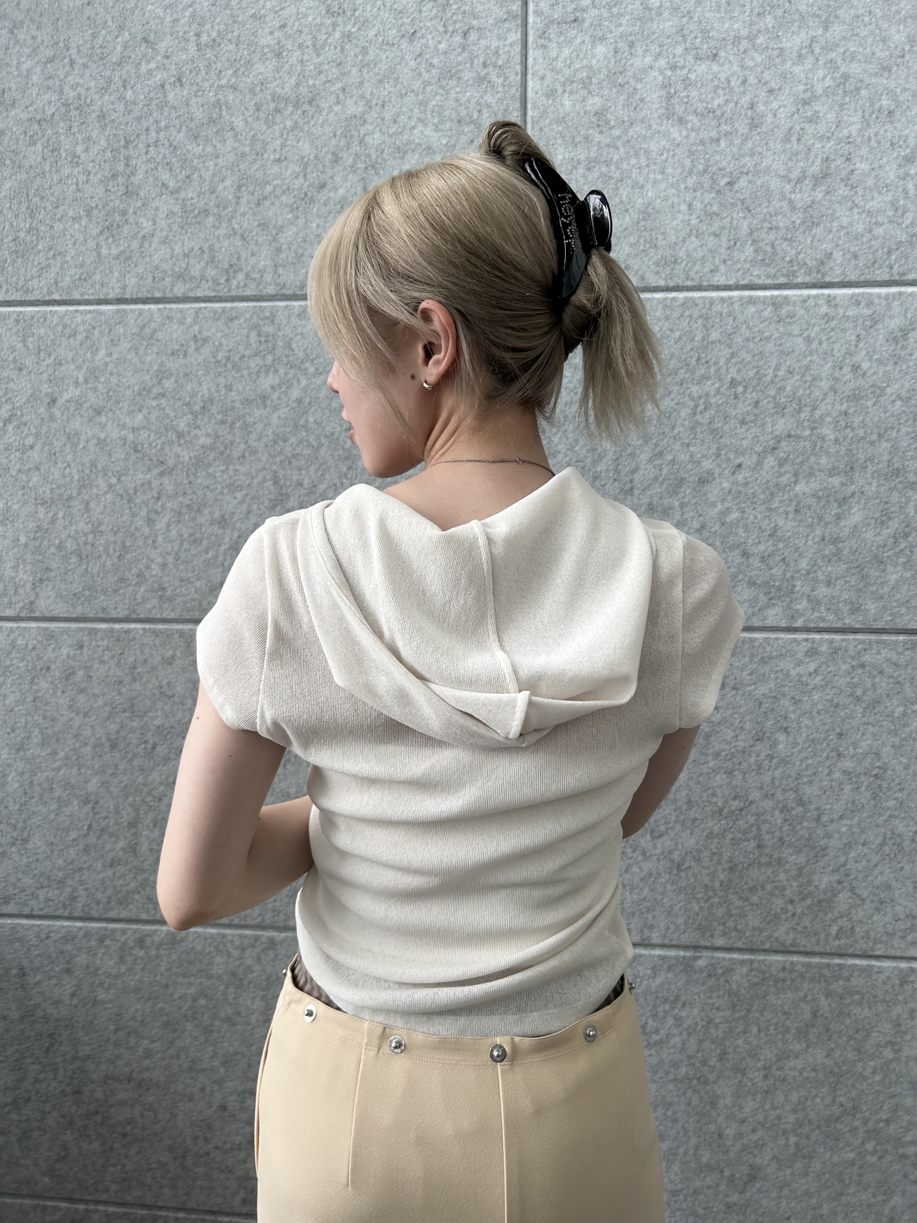 honoka Aさんの「CODE A｜soft button hood tee」を使ったコーディネート