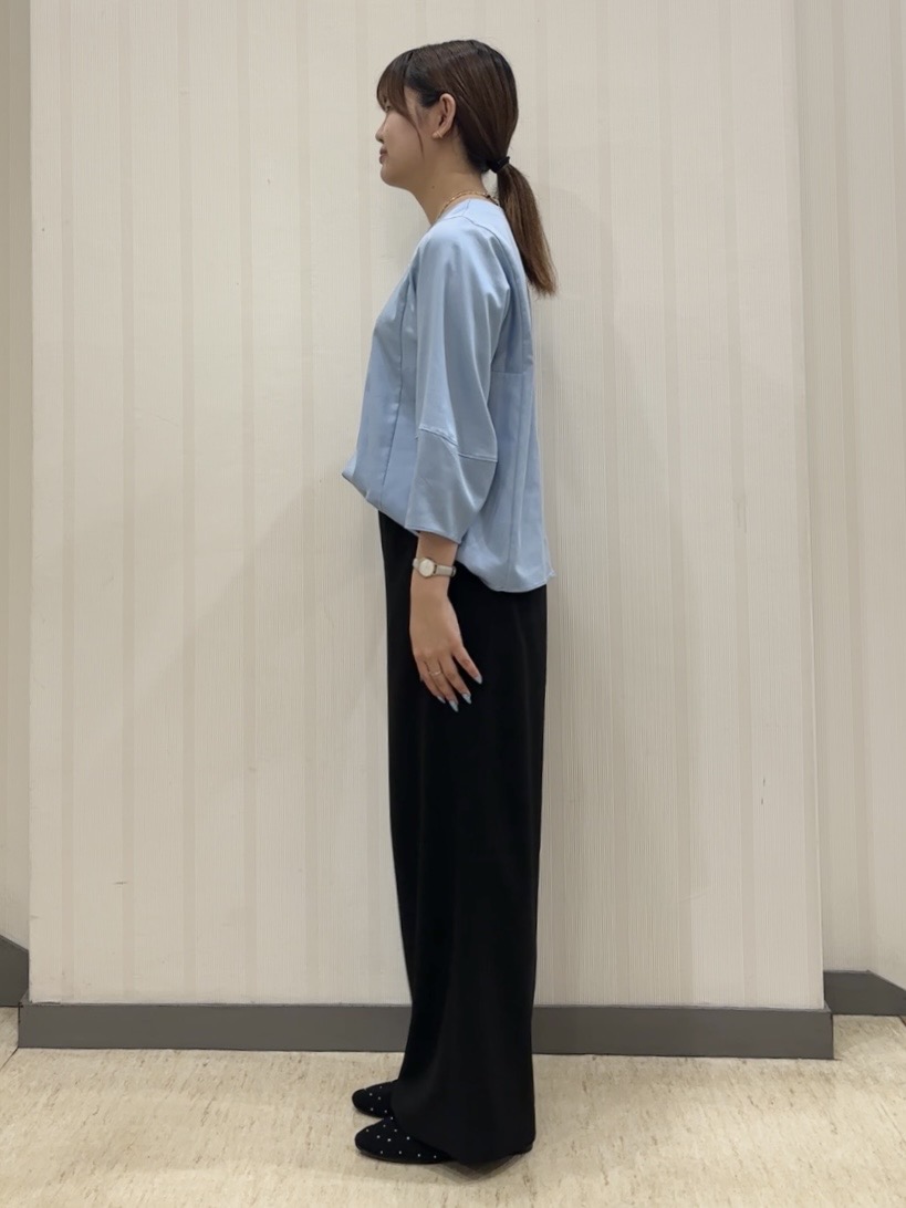 ちひさんの「INDIVI｜【さらに軽く軽快！／着る日傘】イージーワイドパンツ」を使ったコーディネート