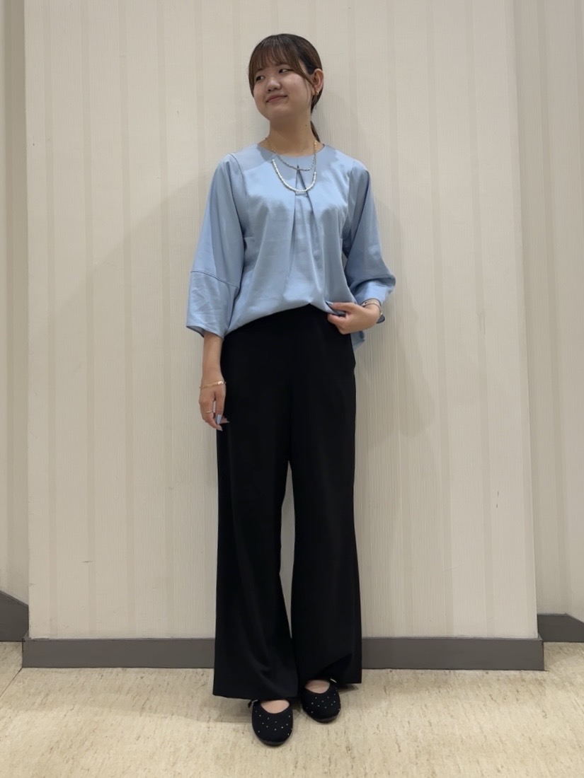 ちひさんの「INDIVI｜【さらに軽く軽快！／着る日傘】イージーワイドパンツ」を使ったコーディネート