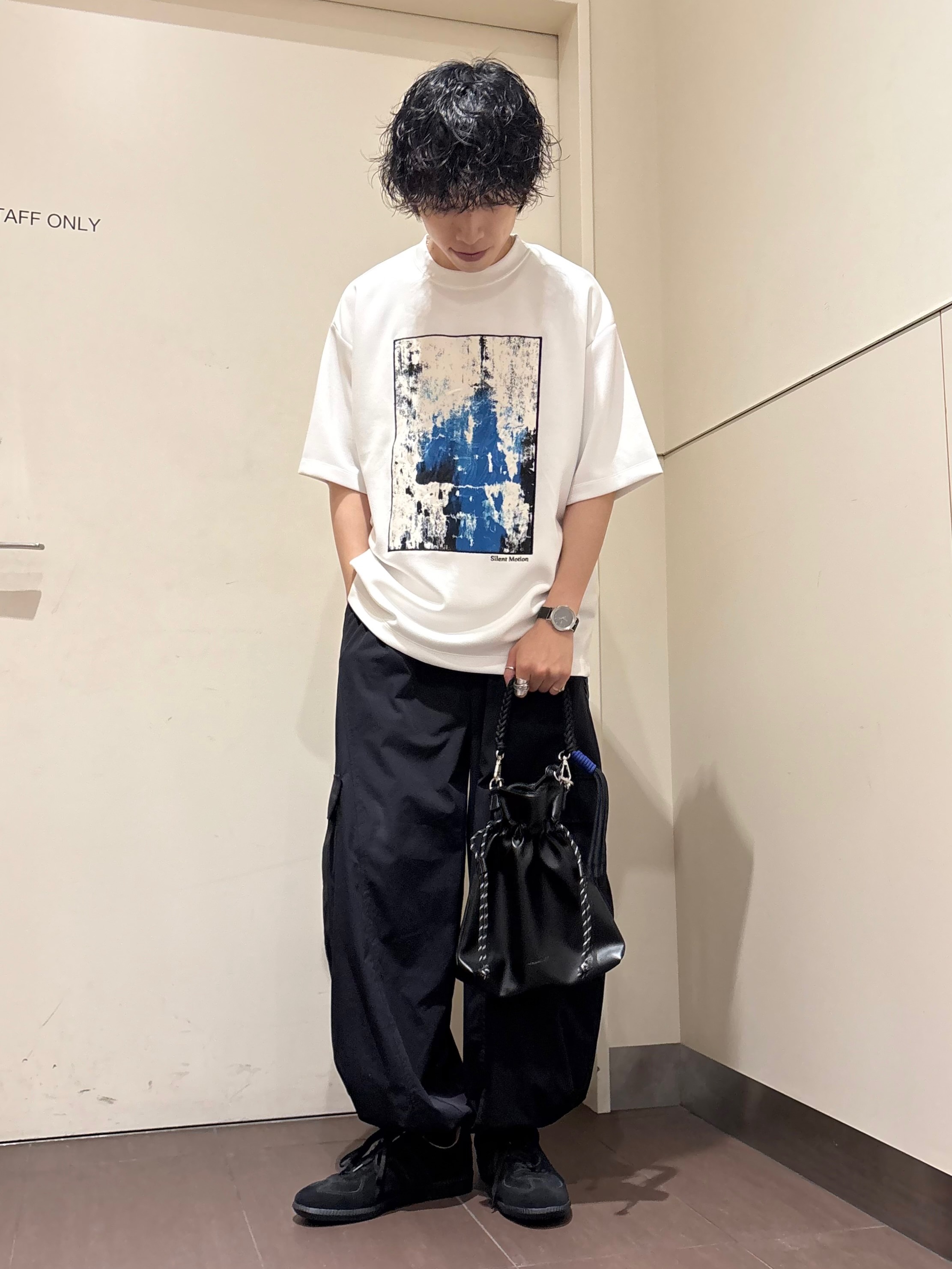 ナノシーさんの「tk.TAKEO KIKUCHI｜コンシールドエンブロTシャツ」を使ったコーディネート