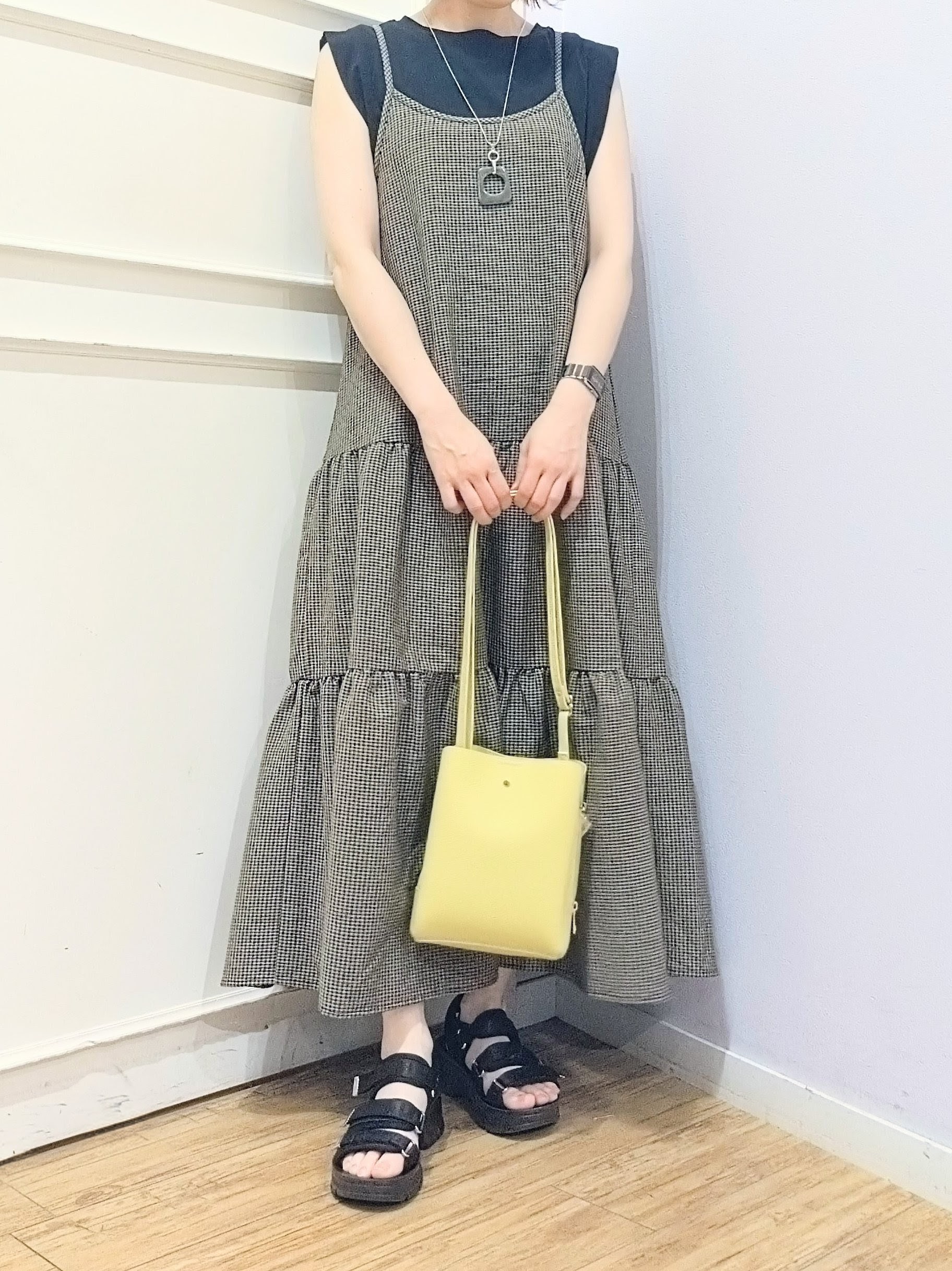 miomioさんの「SHOO･LA･RUE｜【UVカット/接触冷感】とろみタックノースリーブトップス」を使ったコーディネート