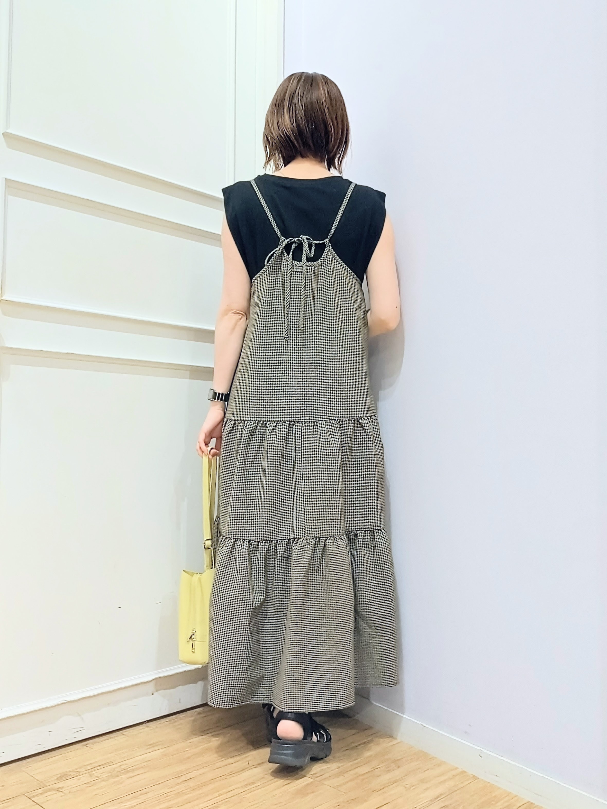 miomioさんの「SHOO･LA･RUE｜【UVカット/接触冷感】とろみタックノースリーブトップス」を使ったコーディネート