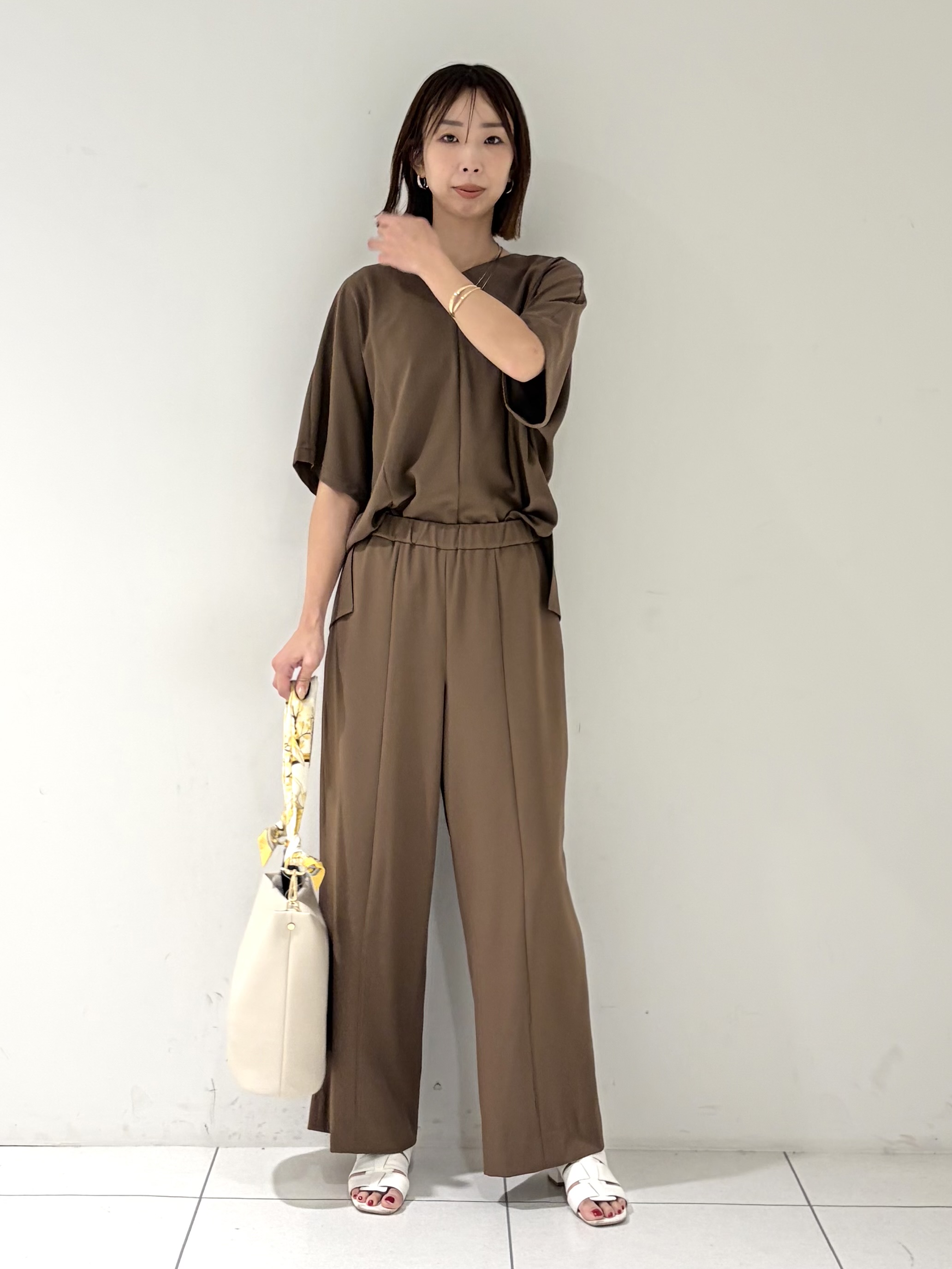 shioriさんの「INDIVI｜【着る日傘】ドルマントップス」を使ったコーディネート