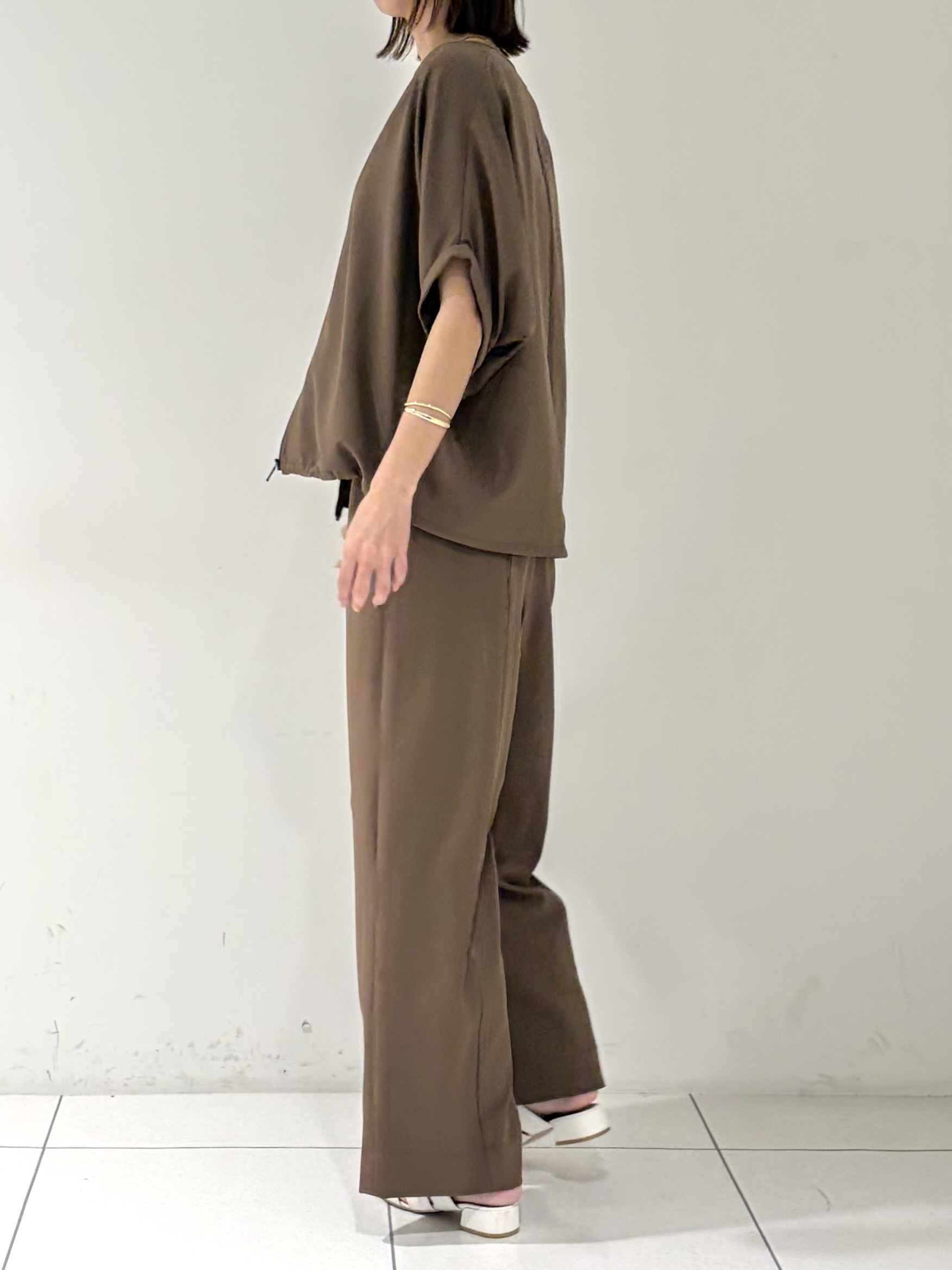 shioriさんの「INDIVI｜【着る日傘】ドルマンフォルムブルゾン」を使ったコーディネート