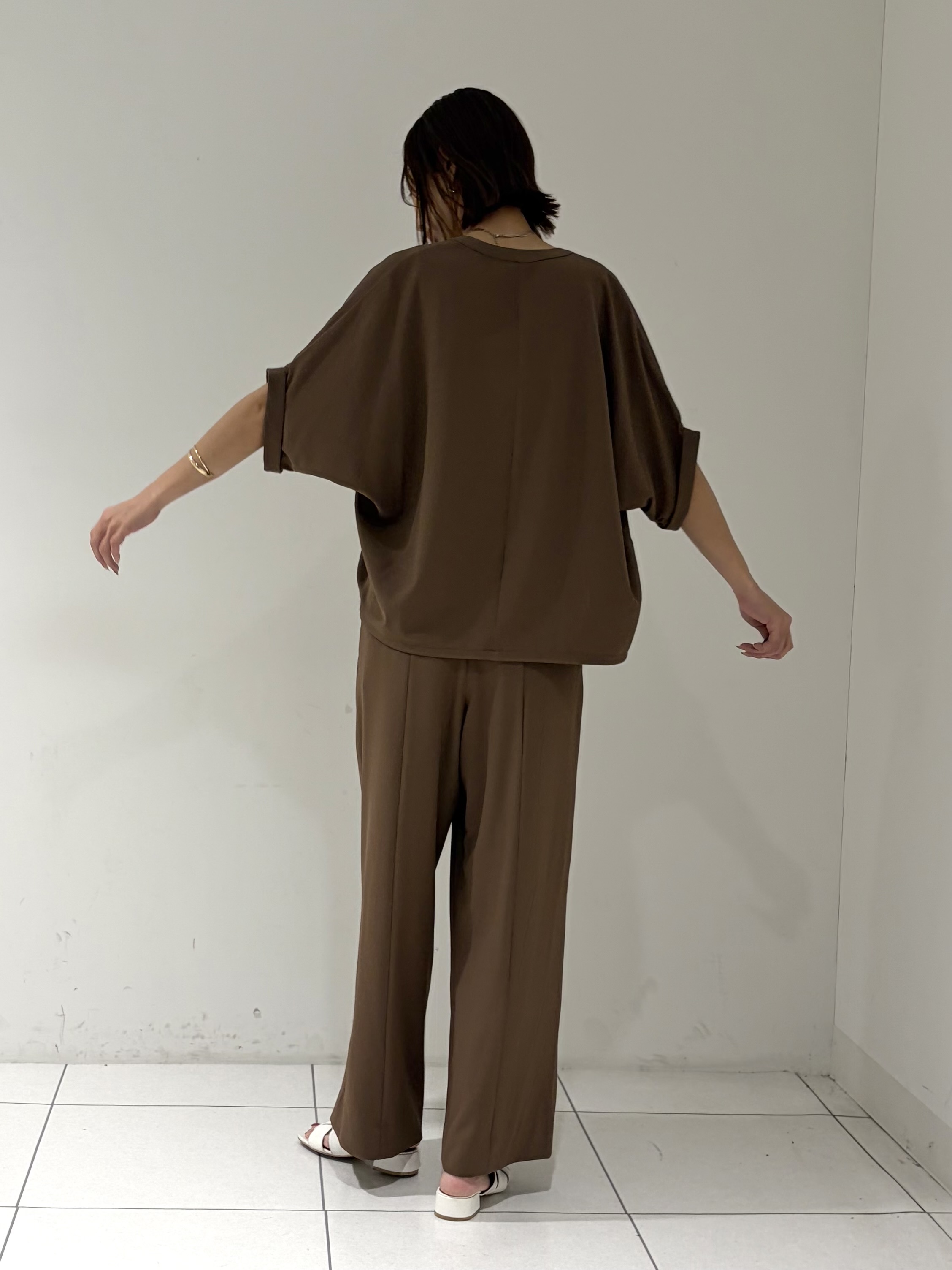 shioriさんの「INDIVI｜【着る日傘】ドルマンフォルムブルゾン」を使ったコーディネート
