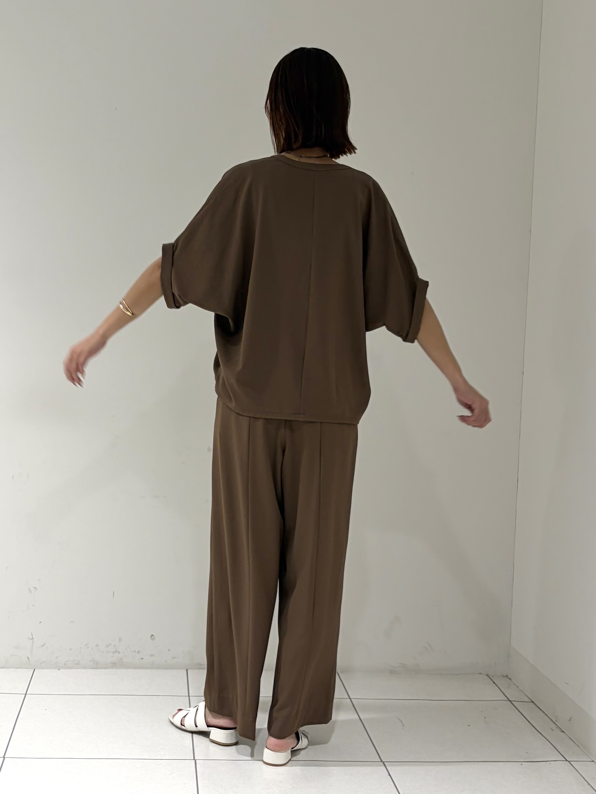 shioriさんの「INDIVI｜【着る日傘】ドルマンフォルムブルゾン」を使ったコーディネート