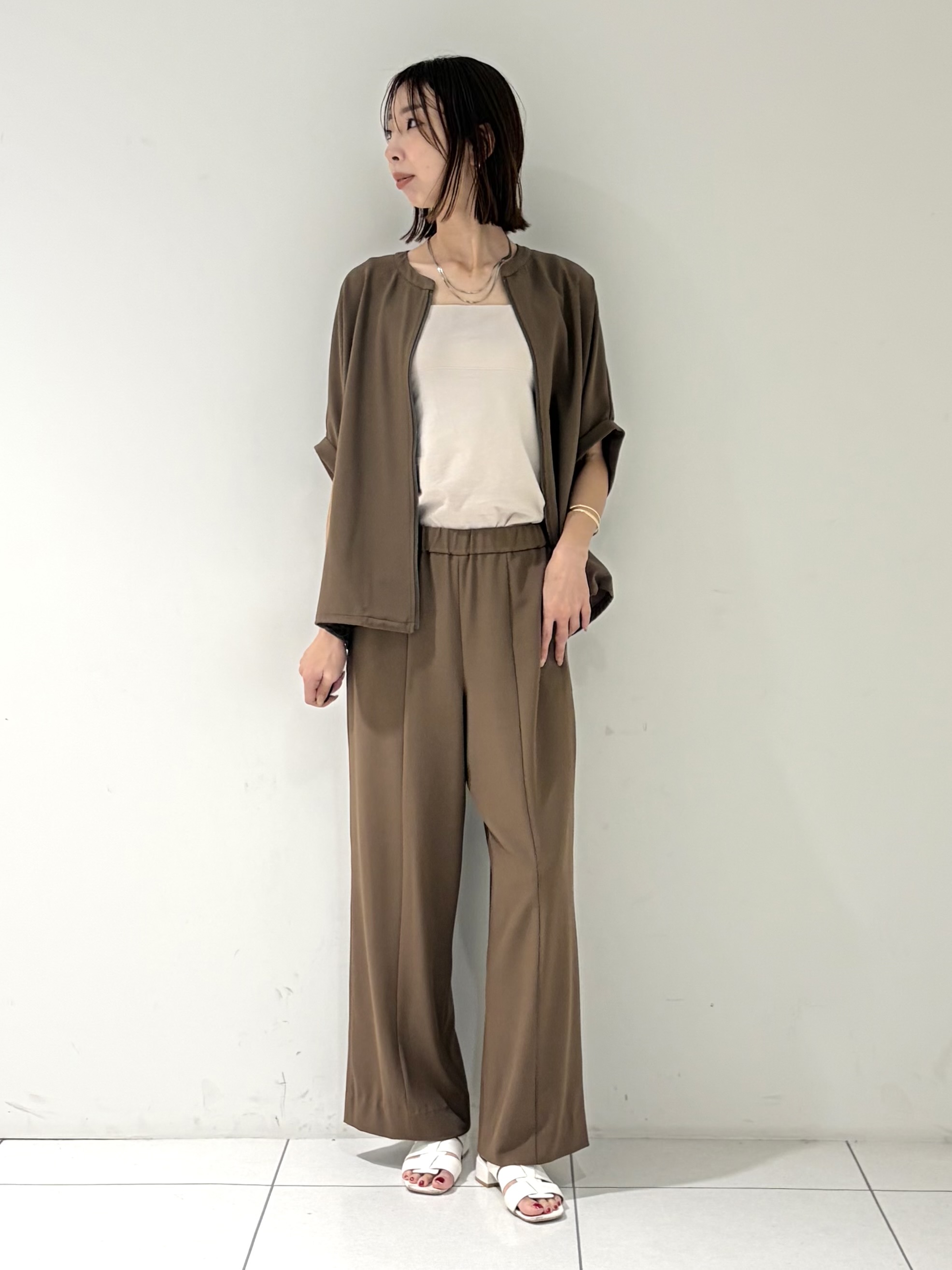shioriさんの「INDIVI｜【着る日傘】ドルマンフォルムブルゾン」を使ったコーディネート