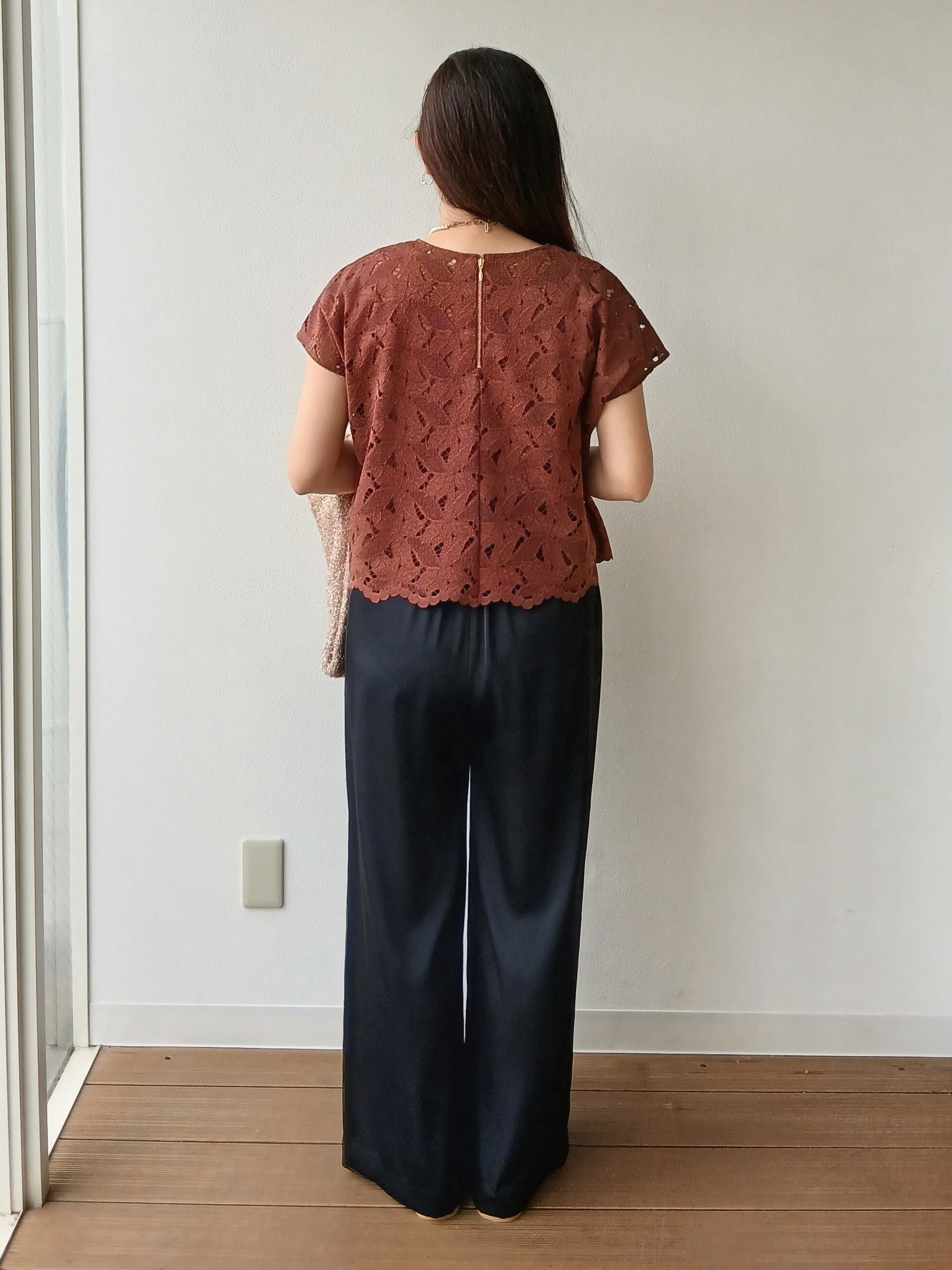 なみきさんの「UNTITLED｜【セットアップ可能】リーフレースブラウス」を使ったコーディネート