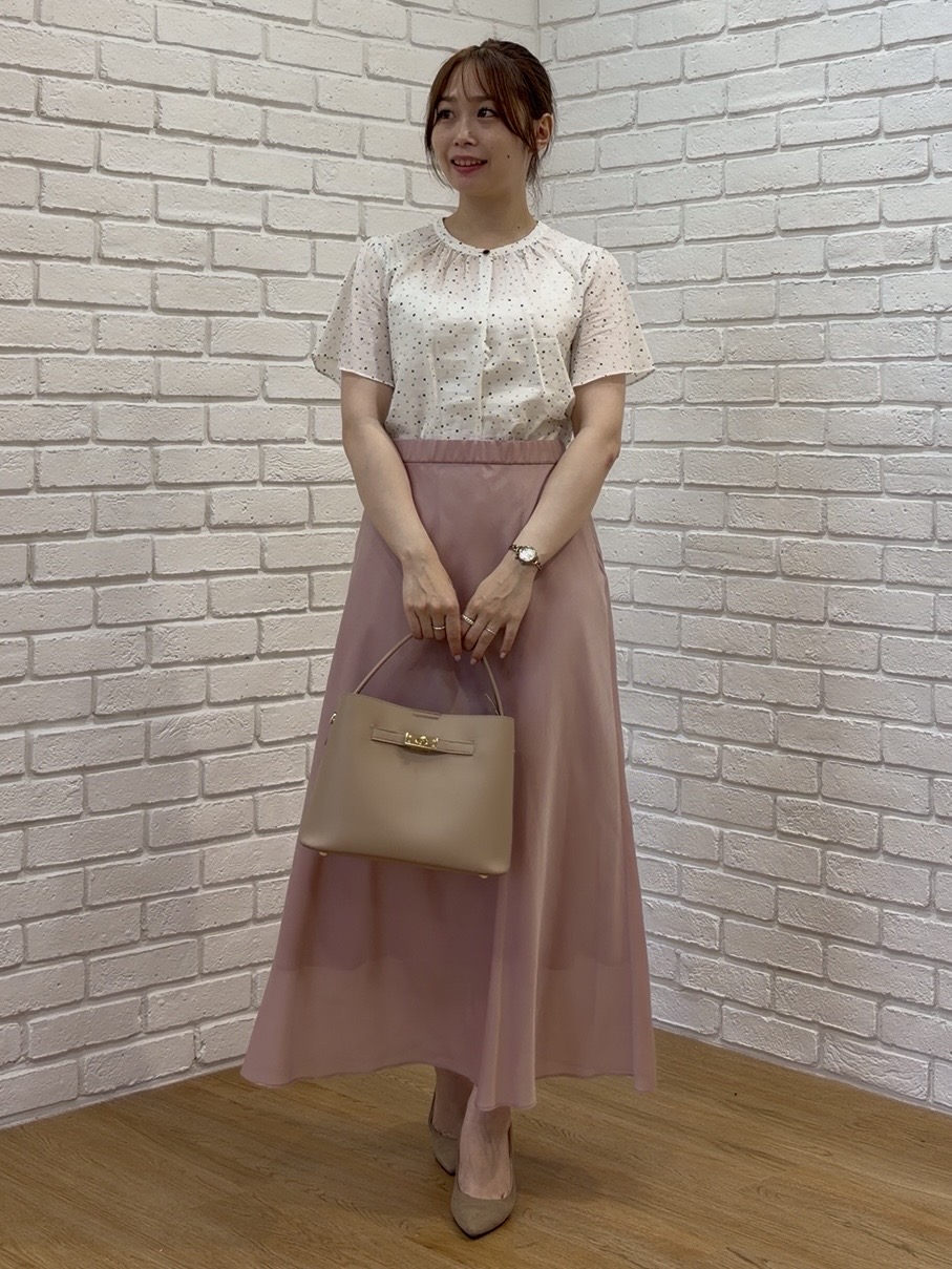 Saekoさんの「COUP DE CHANCE｜【手洗い可／日本製】ドット柄フロッキープリントブラウス」を使ったコーディネート