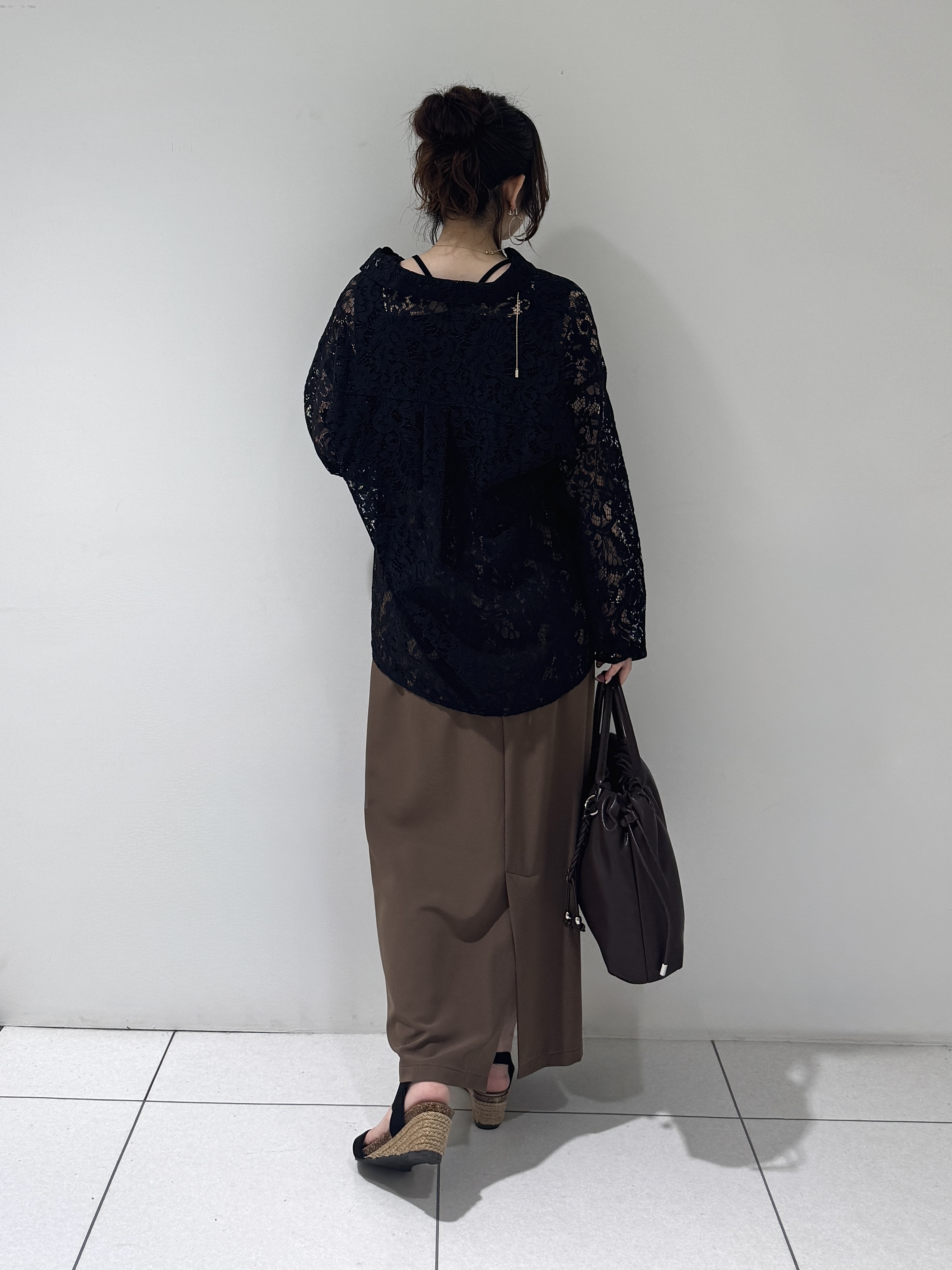 そんさんの「INDIVI｜【洗える／トレンド】大人レースシャツ」を使ったコーディネート
