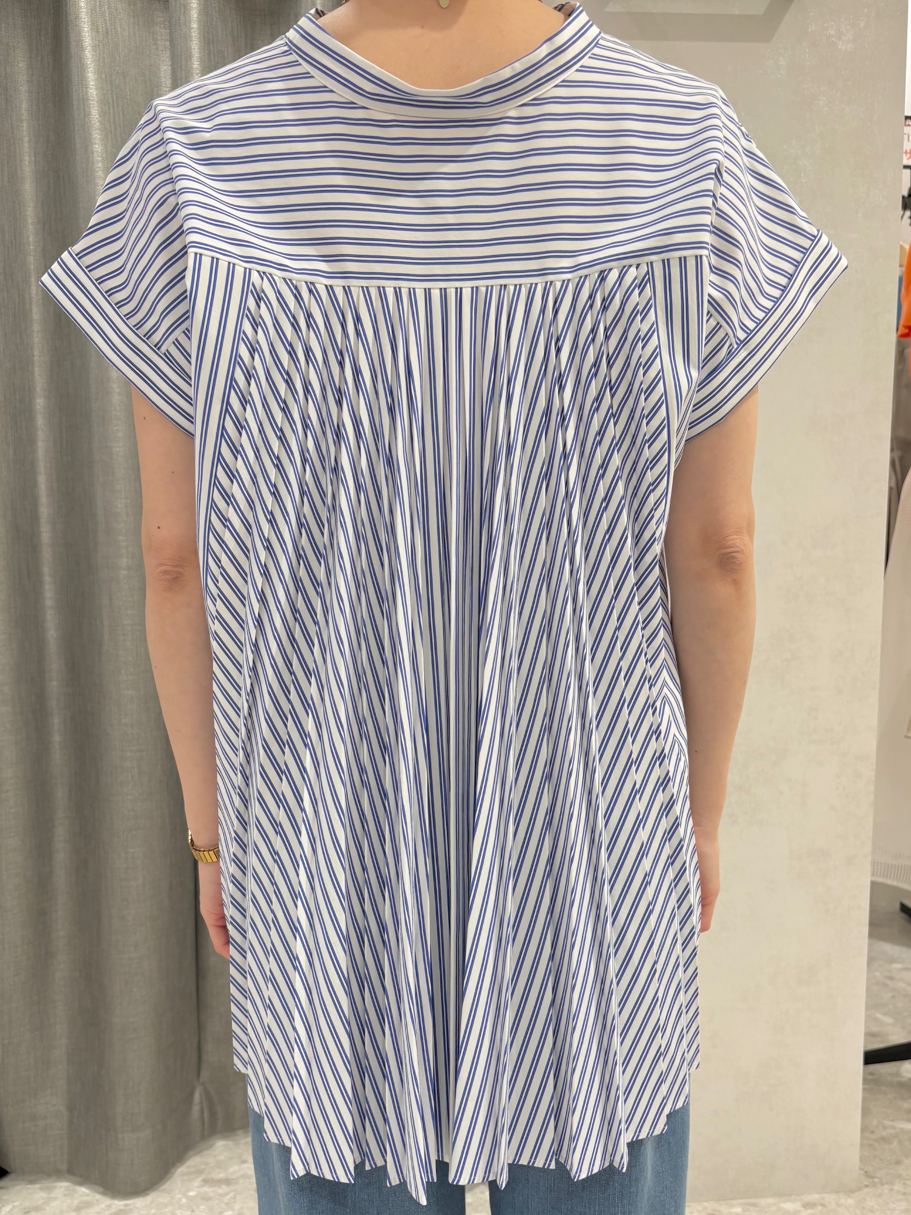 サオリさんの「UNTITLED｜【吸水速乾/接触冷感】バックプリーツデザインブラウス」を使ったコーディネート
