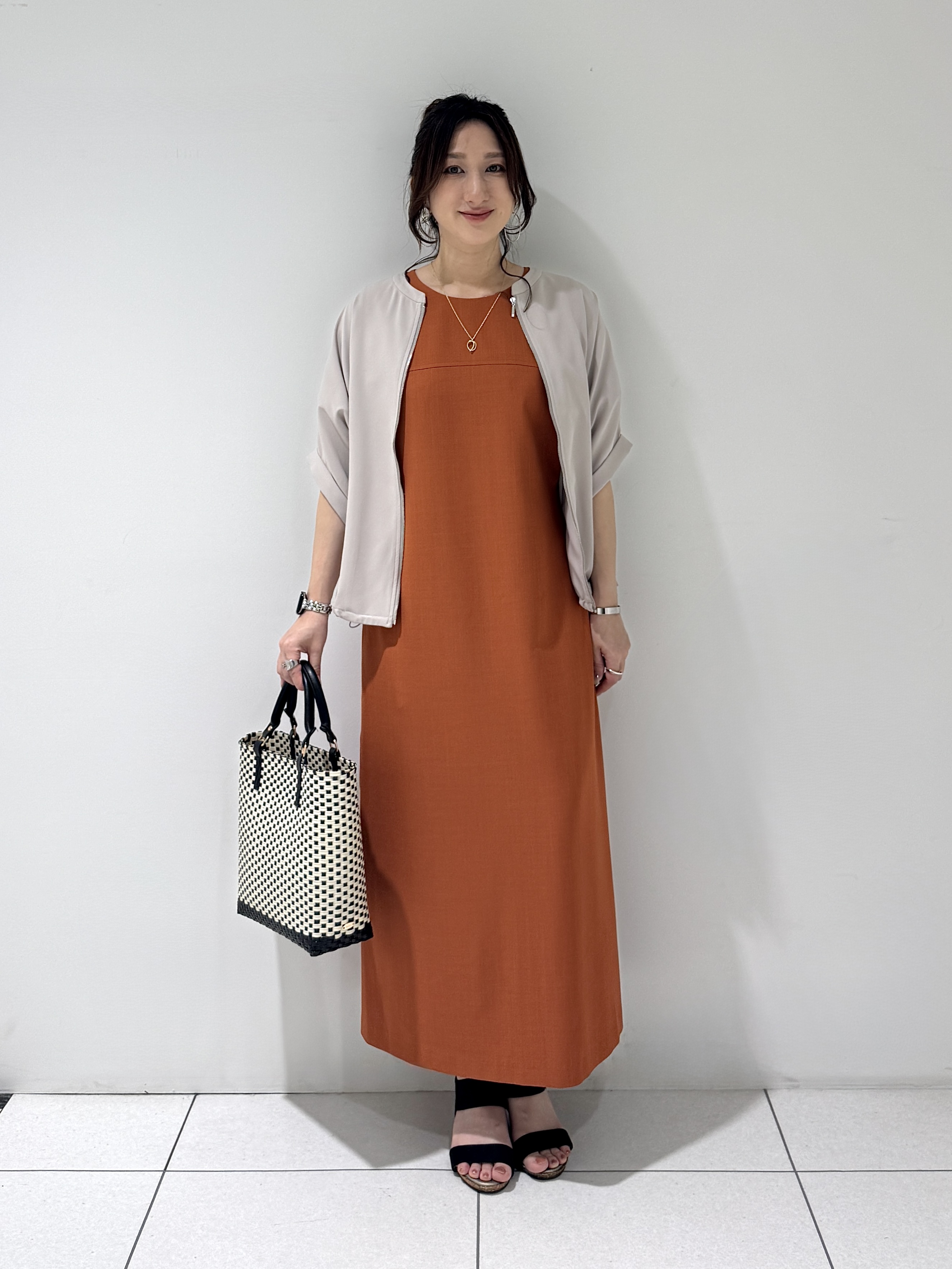 そんさんの「INDIVI｜【着る日傘】ドルマンフォルムブルゾン」を使ったコーディネート