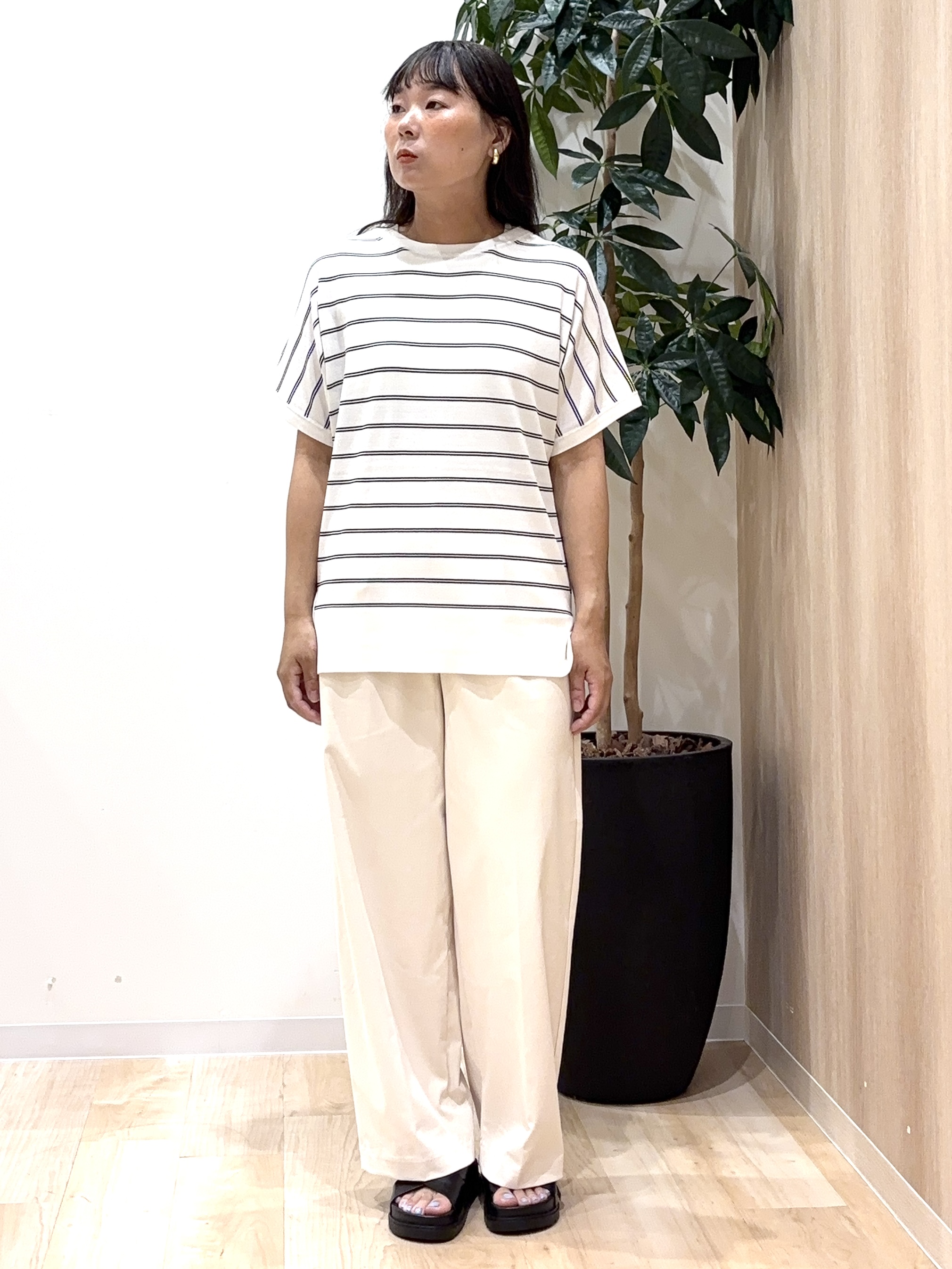 miraiさんの「grove｜【シリーズ累計36万枚！やわらかドライタッチ】夏にうれしい多機能ロングニット」を使ったコーディネート