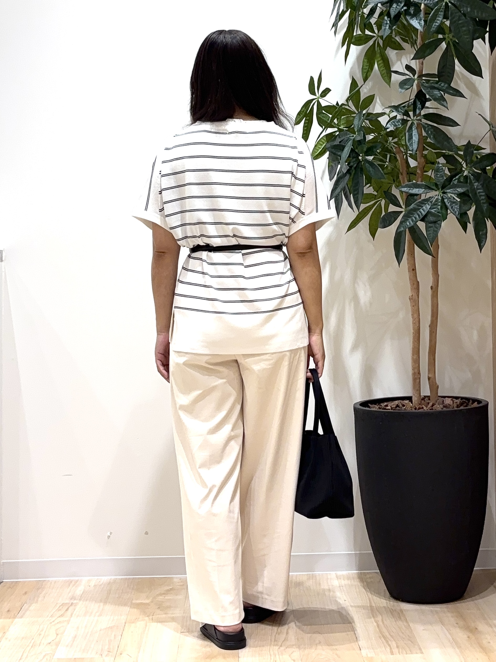 miraiさんの「grove｜【シリーズ累計36万枚！やわらかドライタッチ】夏にうれしい多機能ロングニット」を使ったコーディネート