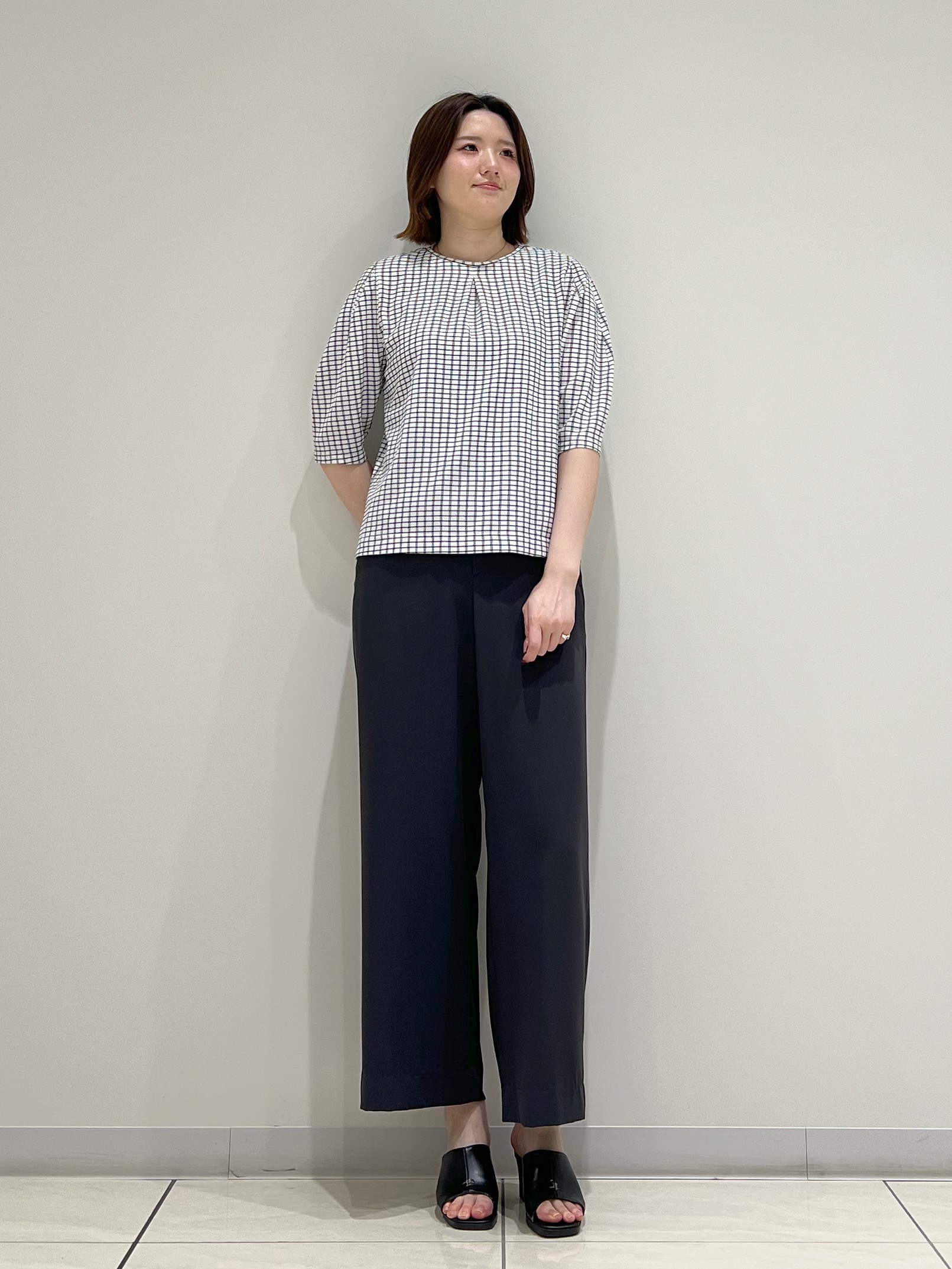 T.Kさんの「INDIVI｜【UVケア／吸汗速乾】チェック柄タックボリュームスリーブトップス」を使ったコーディネート