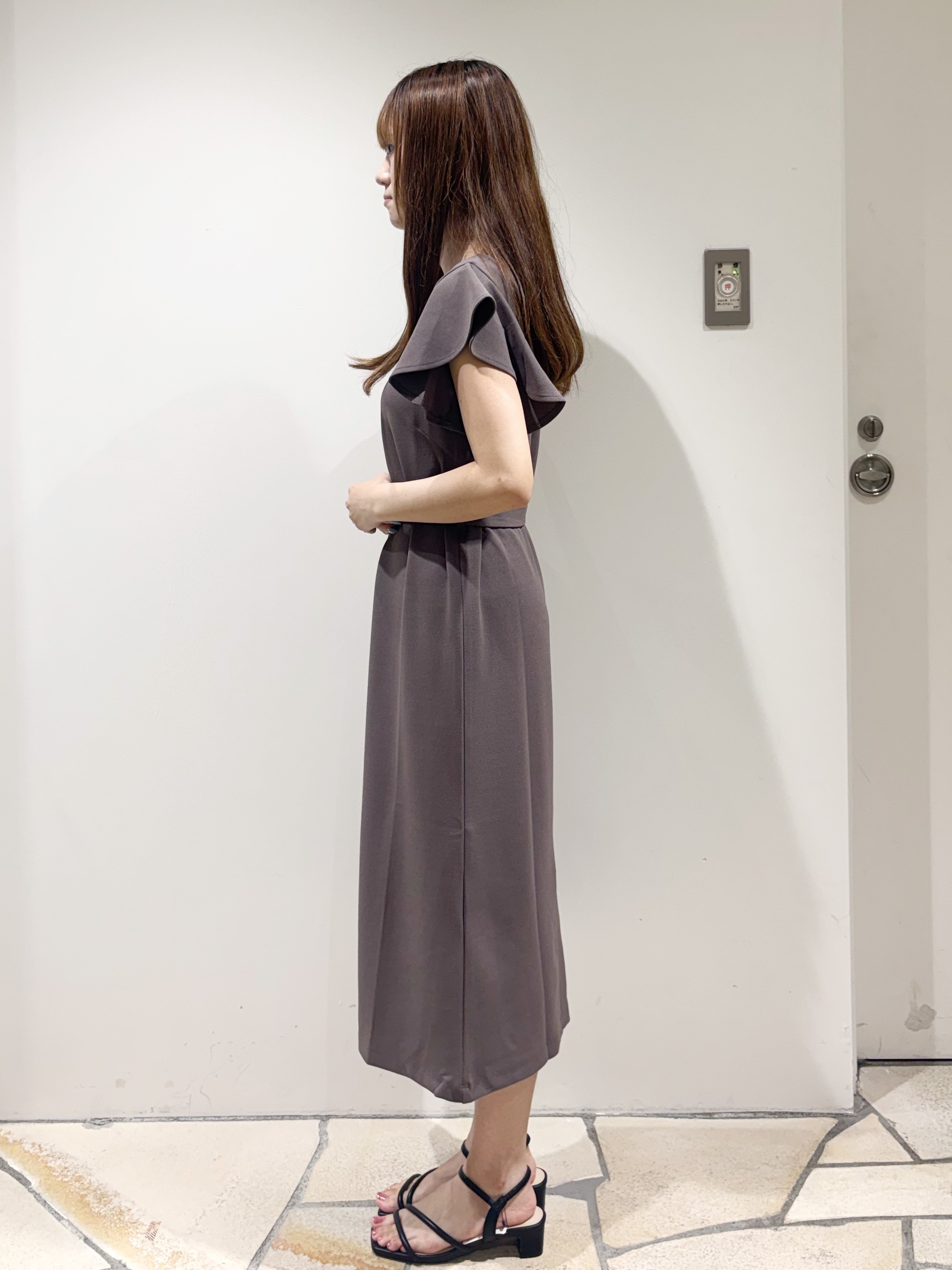 みあたんさんの「index｜【接触冷感／吸水速乾】キーネックフレアスリーブワンピース《UV／洗濯機OK／ストレッチ》」を使ったコーディネート