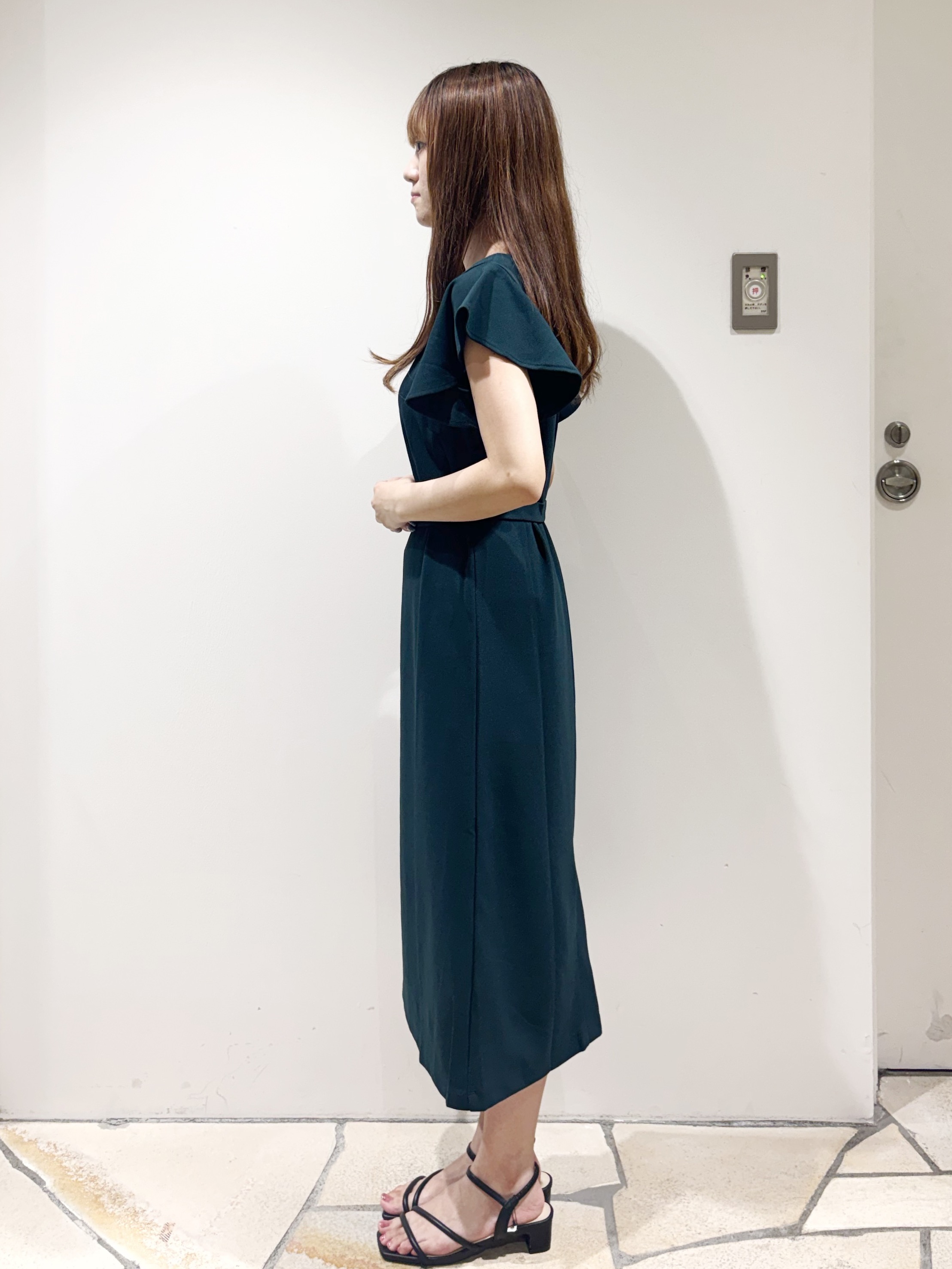 みあたんさんの「index｜【接触冷感／吸水速乾】キーネックフレアスリーブワンピース《UV／洗濯機OK／ストレッチ》」を使ったコーディネート