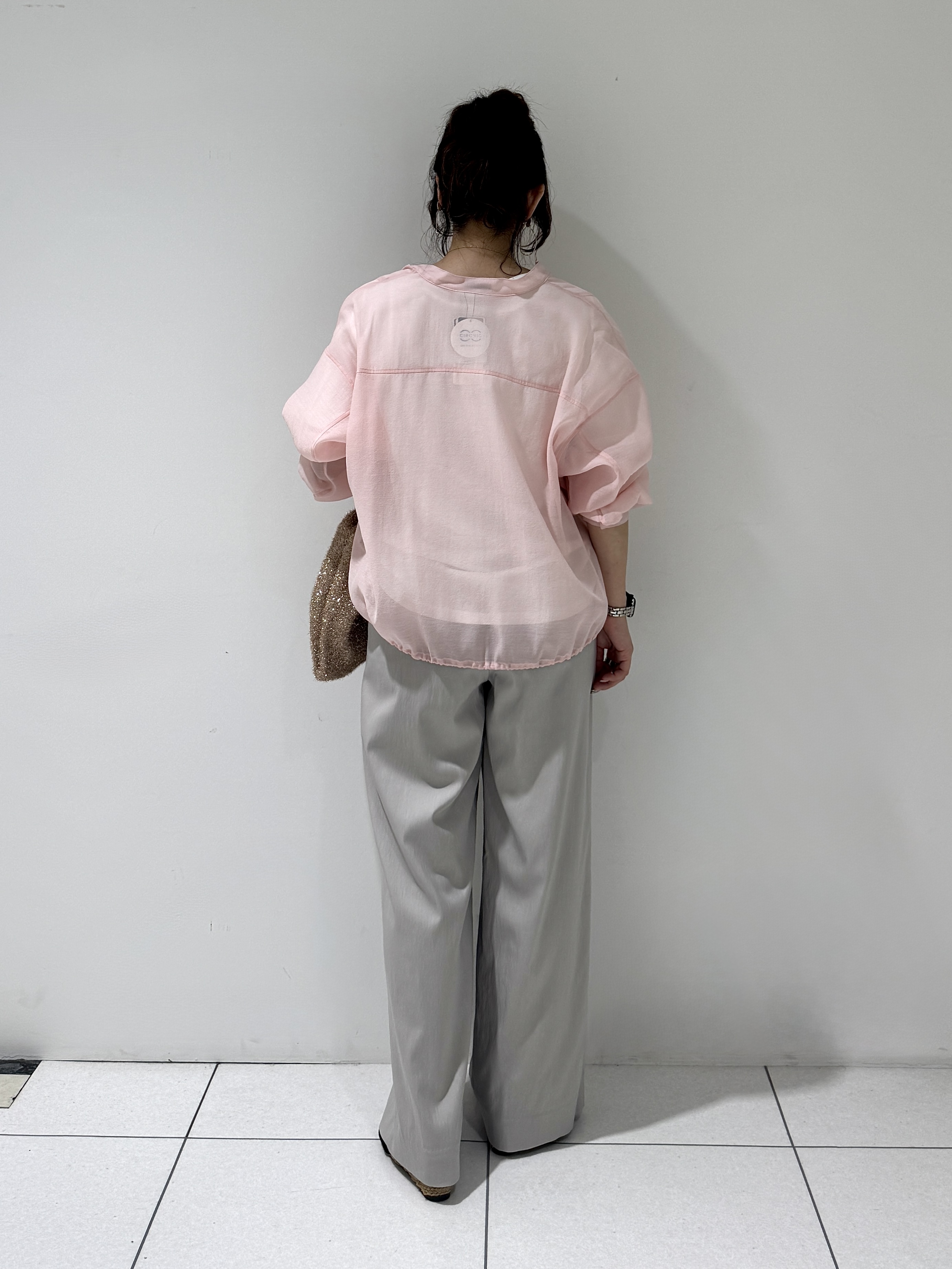 そんさんの「INDIVI｜【トレンド／2WAY】裾ドロスト付きシアーブラウスブルゾン」を使ったコーディネート