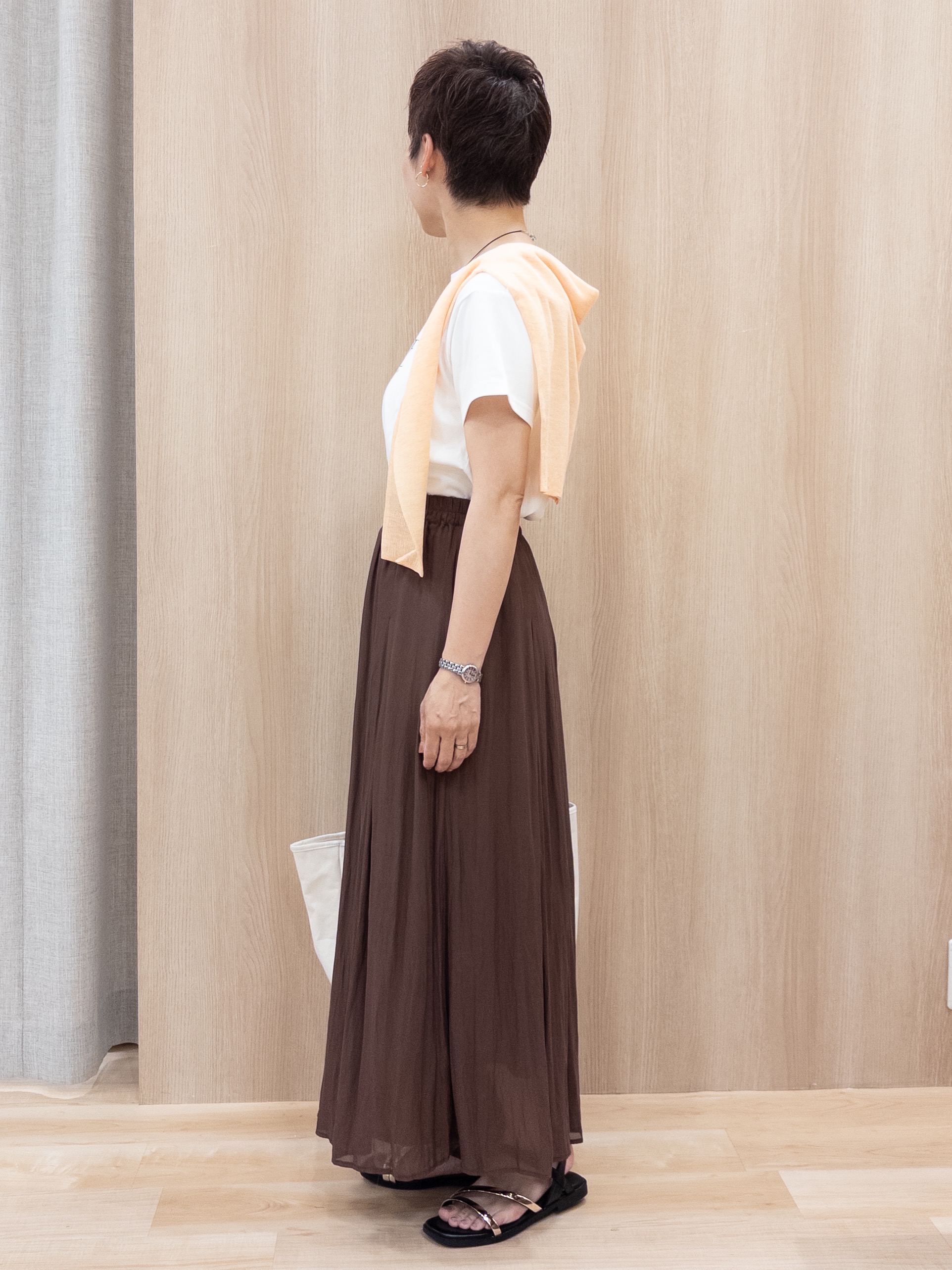 シュウコさんの「grove｜【遮熱／吸水速乾／接触冷感／UVカット】ベーシックロゴTシャツ」を使ったコーディネート