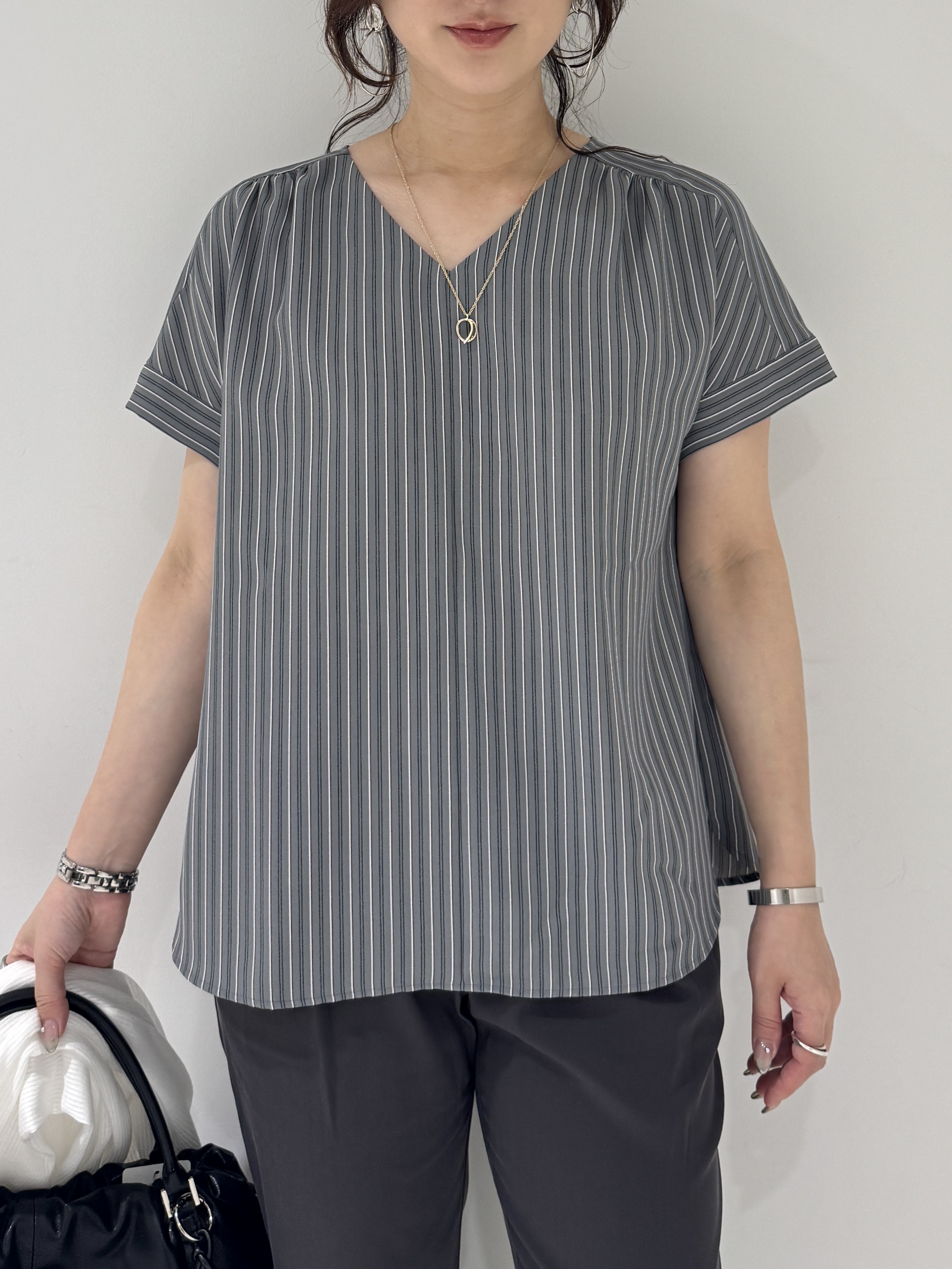 そんさんの「INDIVI｜【洗える／アンサンブル可能】シアースストライプカーディガン」を使ったコーディネート