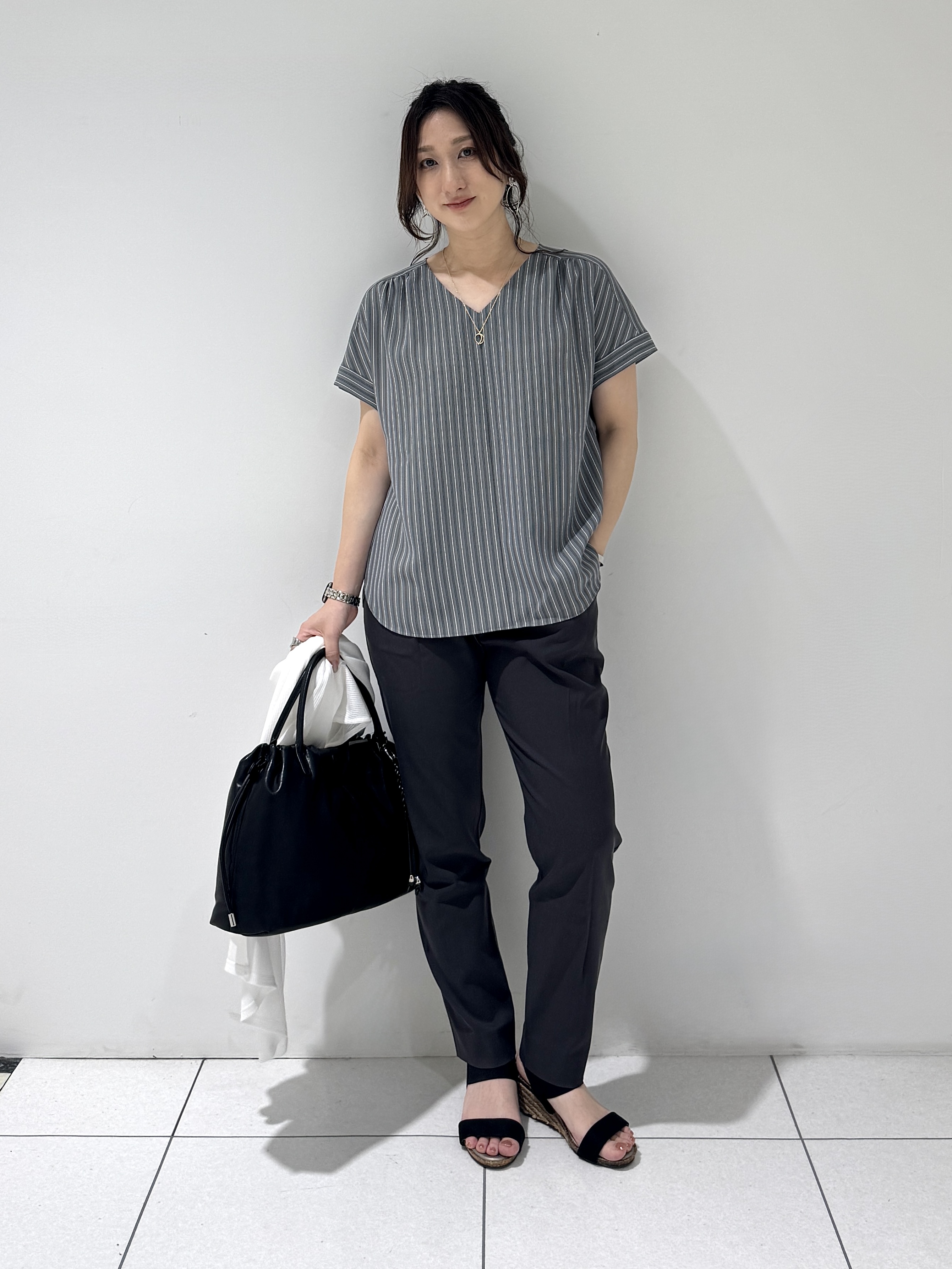 そんさんの「INDIVI｜【洗える／アンサンブル可能】シアースストライプカーディガン」を使ったコーディネート