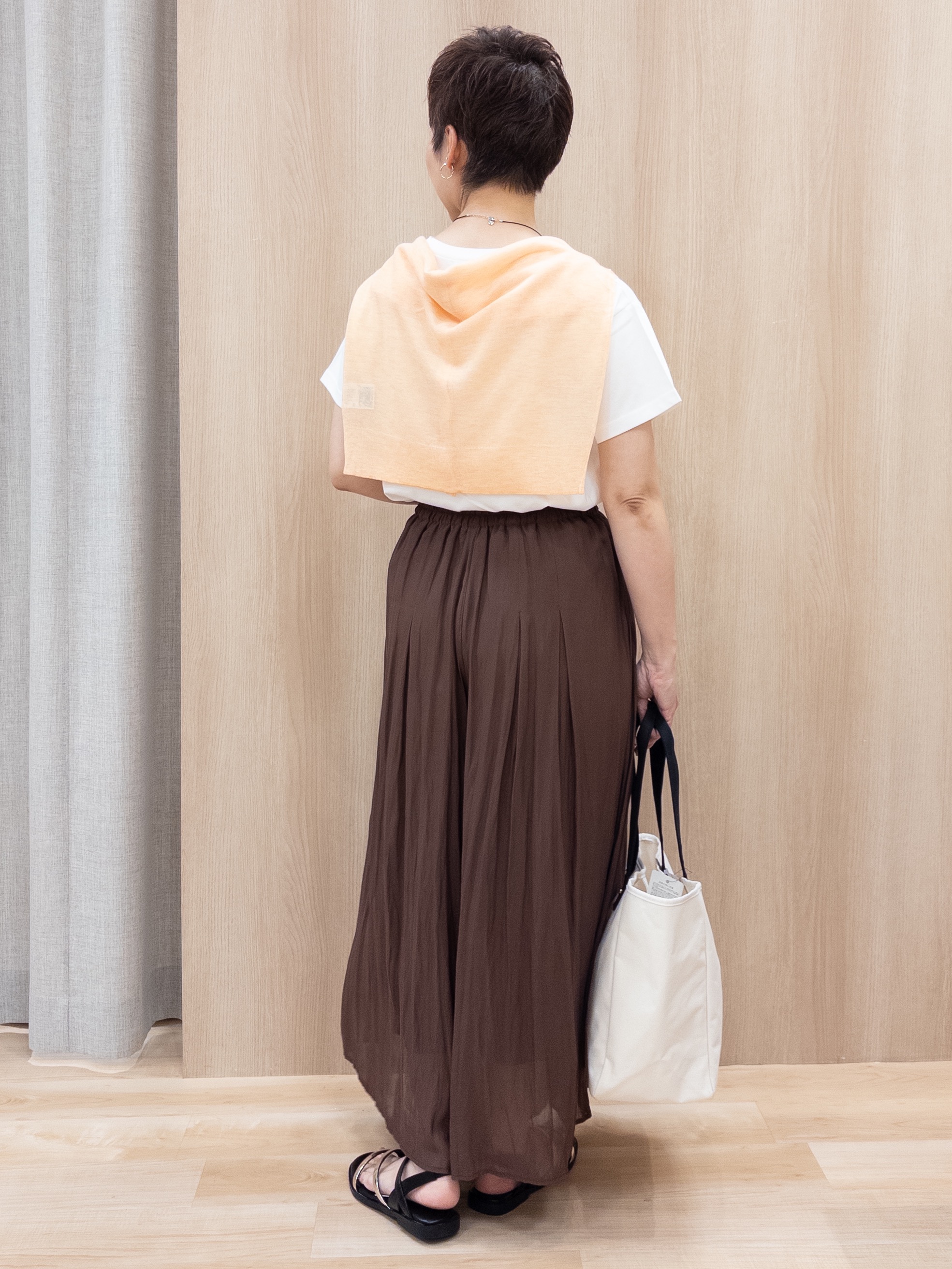 シュウコさんの「grove｜【遮熱／吸水速乾／接触冷感／UVカット】ベーシックロゴTシャツ」を使ったコーディネート