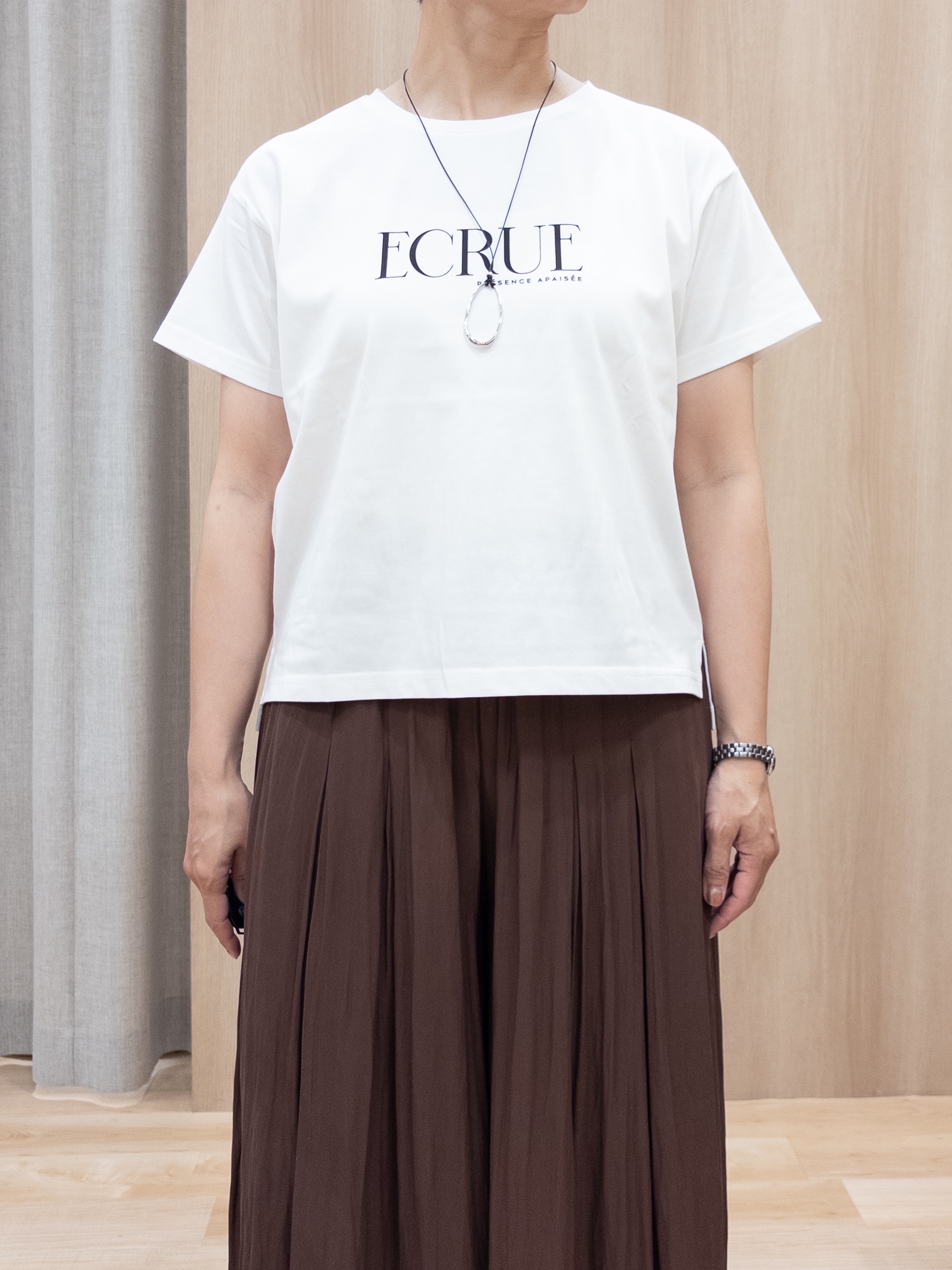 シュウコさんの「grove｜【遮熱／吸水速乾／接触冷感／UVカット】ベーシックロゴTシャツ」を使ったコーディネート