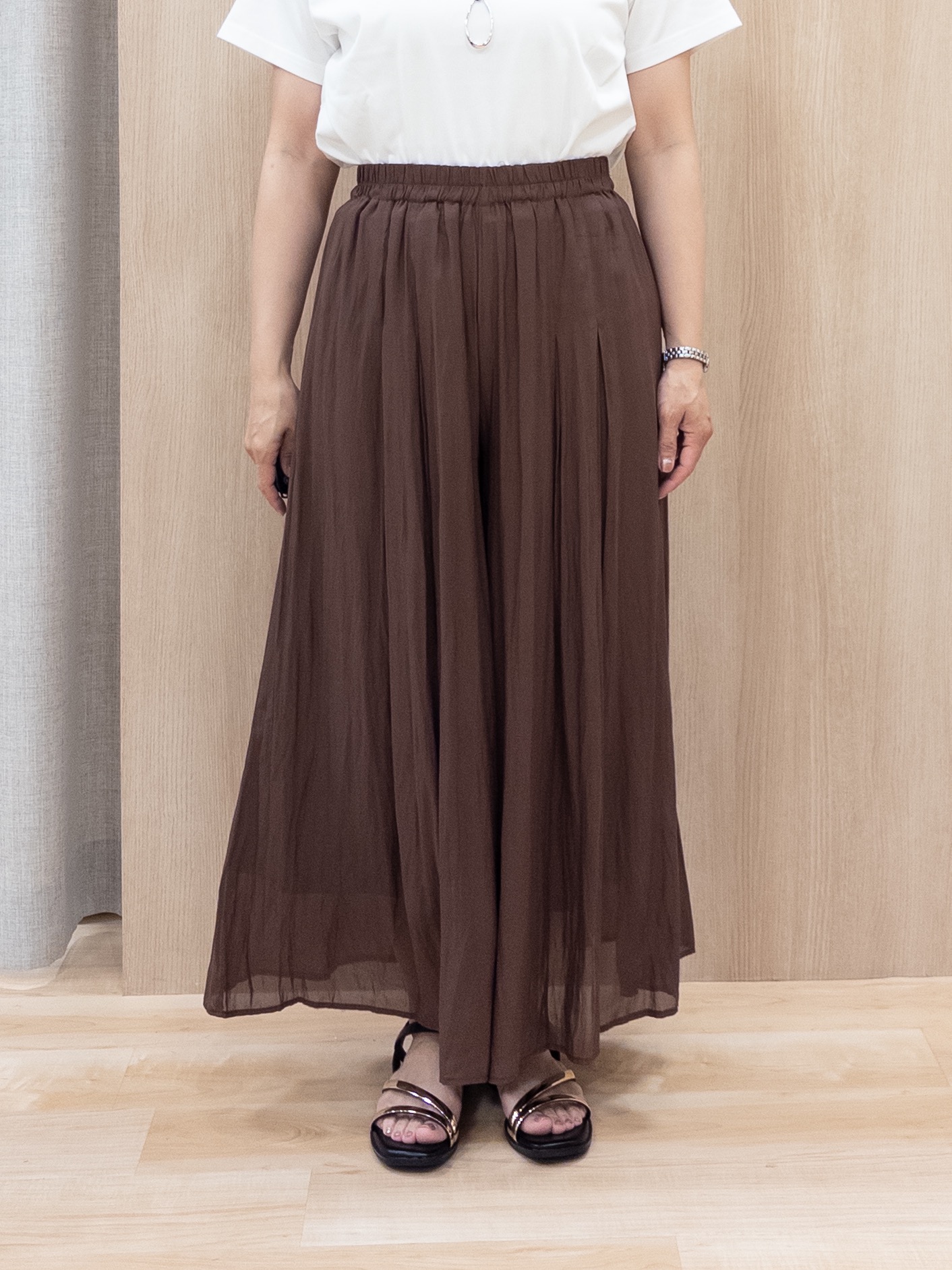 シュウコさんの「grove｜【遮熱／吸水速乾／接触冷感／UVカット】ベーシックロゴTシャツ」を使ったコーディネート