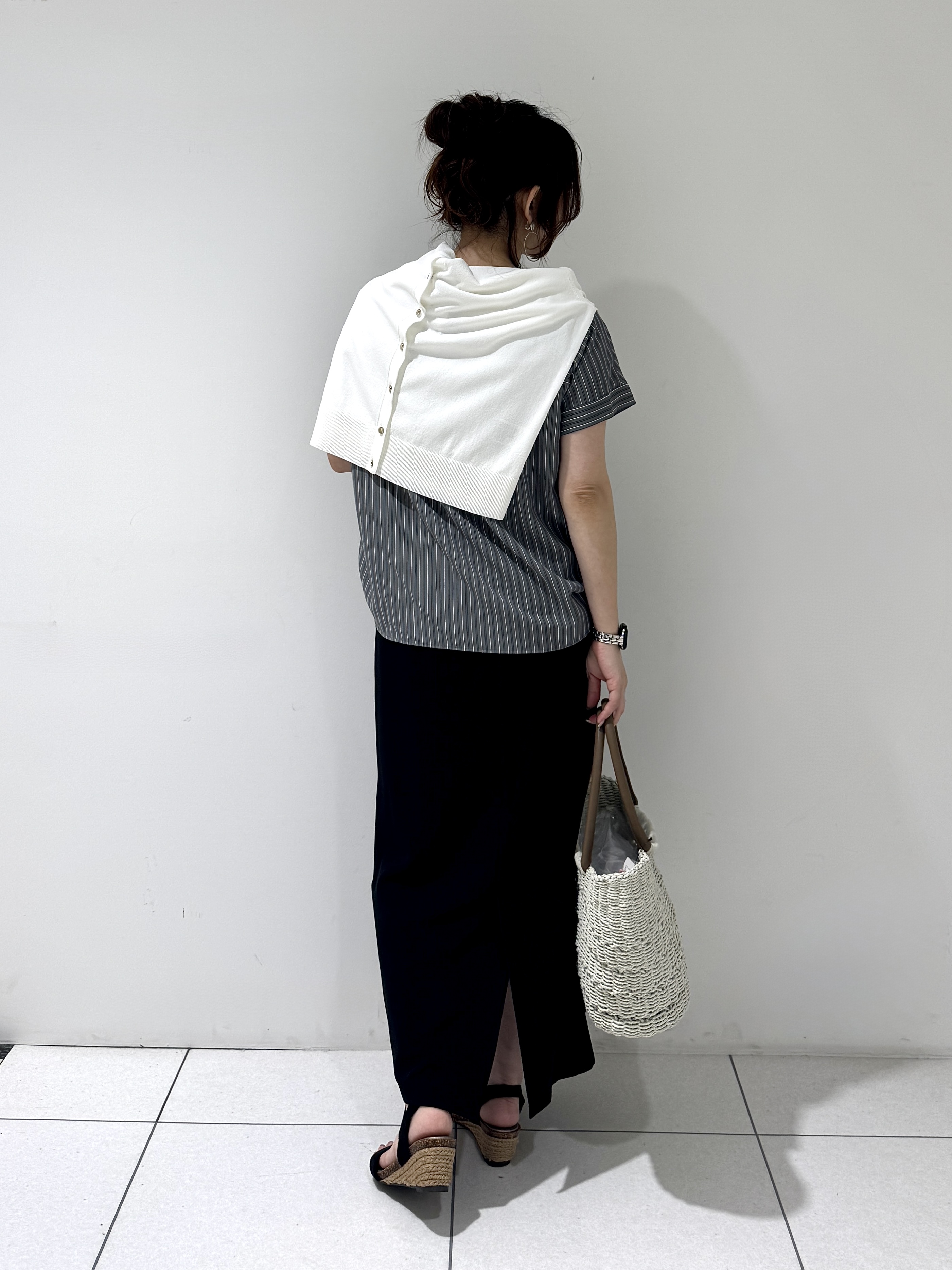 そんさんの「INDIVI｜【UVケア/接触冷感／アンサンブル】丸首カーディガン＆袖スリット5分袖ニット」を使ったコーディネート