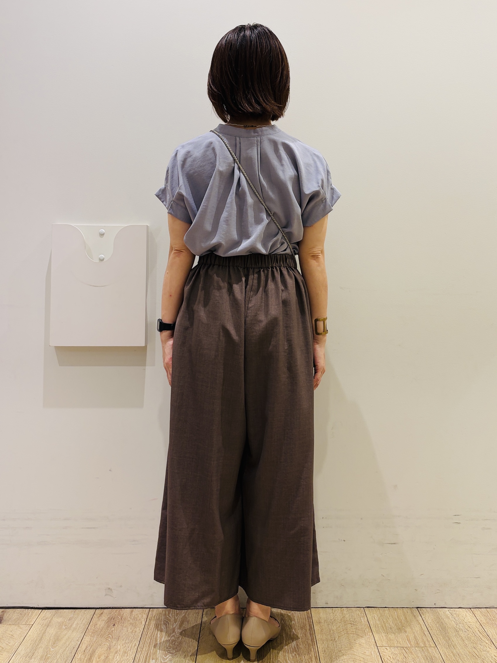 YUKOさんの「index｜【接触冷感／吸水速乾】タックスキッパーブラウス《防シワ／イージーアイロン／洗濯機OK／9col》」を使ったコーディネート