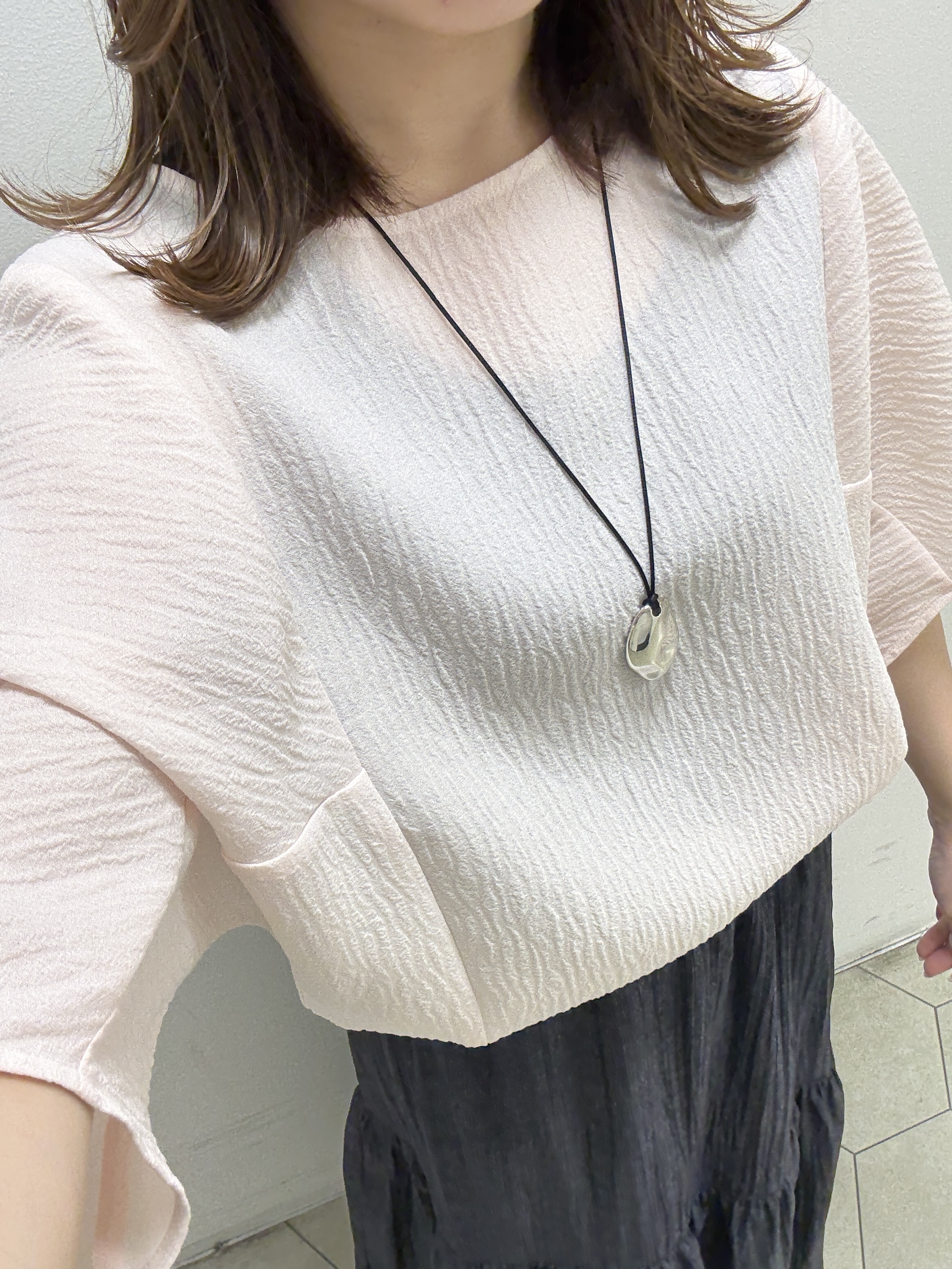 kahoさんの「INDIVI｜【華奢見え】ジャカード ドルマントップス」を使ったコーディネート