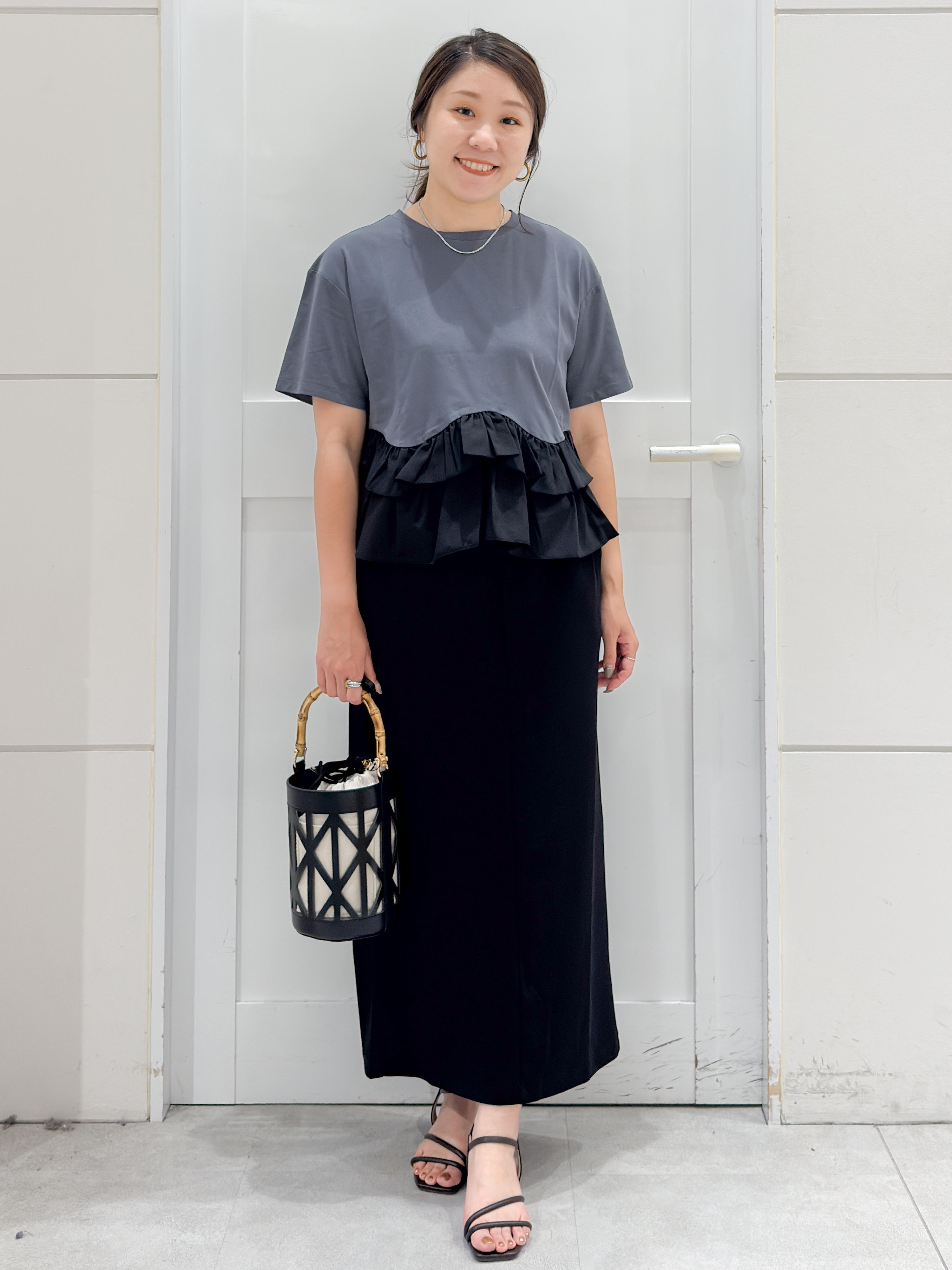 yuka.aさんの「OPAQUE.CLIP｜裾フリルドッキングTシャツ【洗濯機OK】」を使ったコーディネート