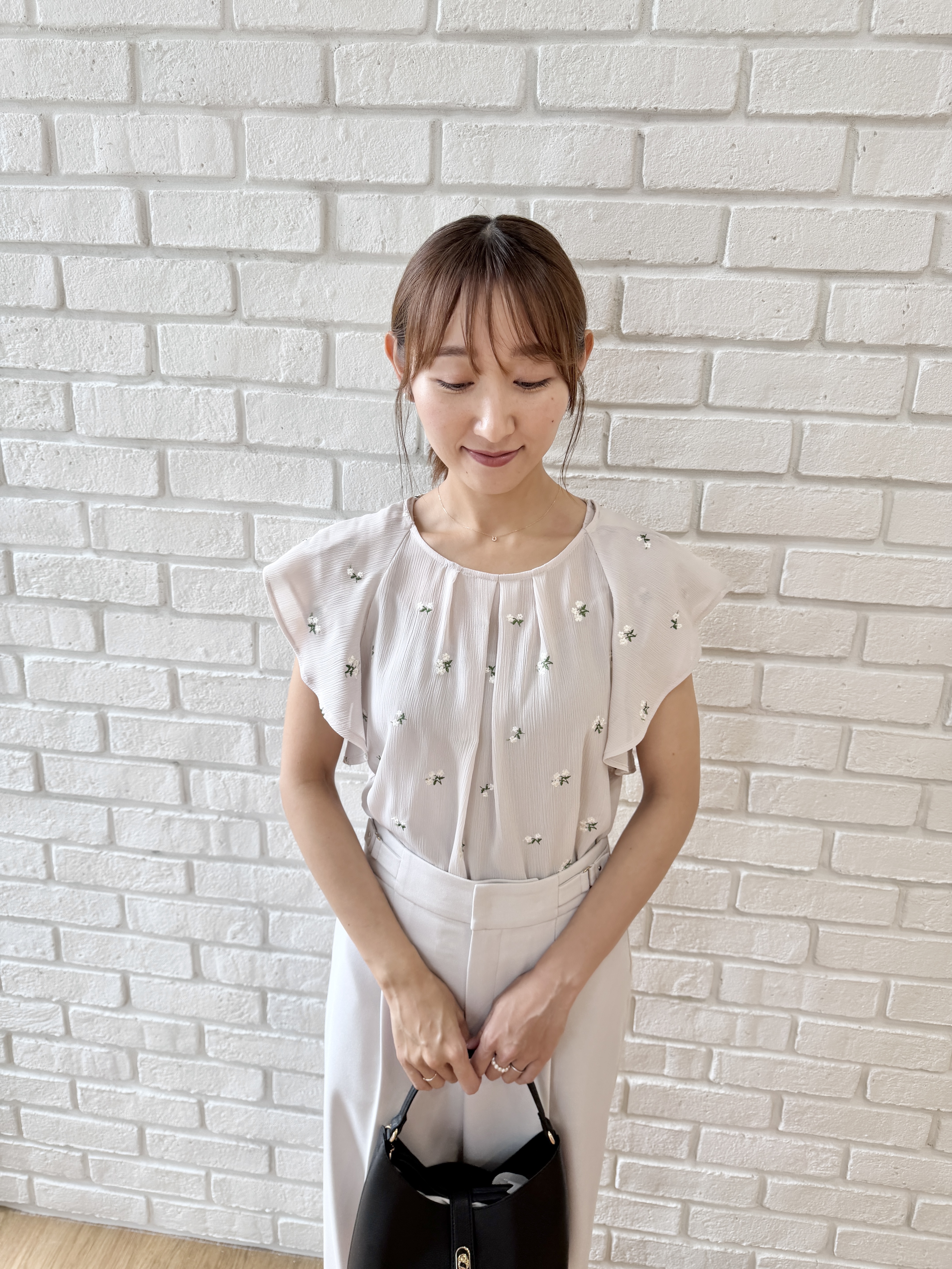 みぃさんの「index｜2wayフリルリボン刺繍ブラウス【洗濯機OK／イージーアイロン】」を使ったコーディネート