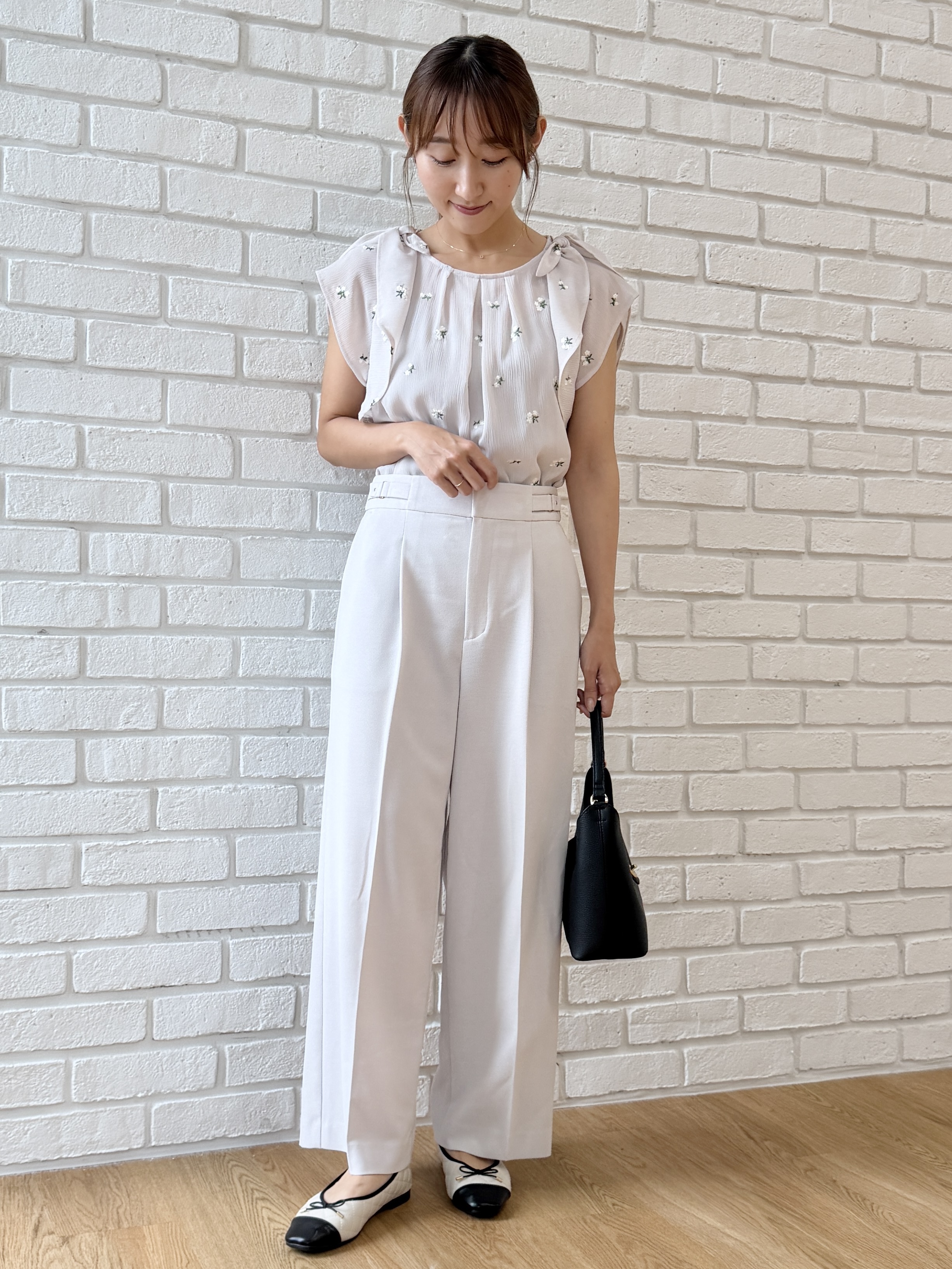 みぃさんの「index｜2wayフリルリボン刺繍ブラウス【洗濯機OK／イージーアイロン】」を使ったコーディネート