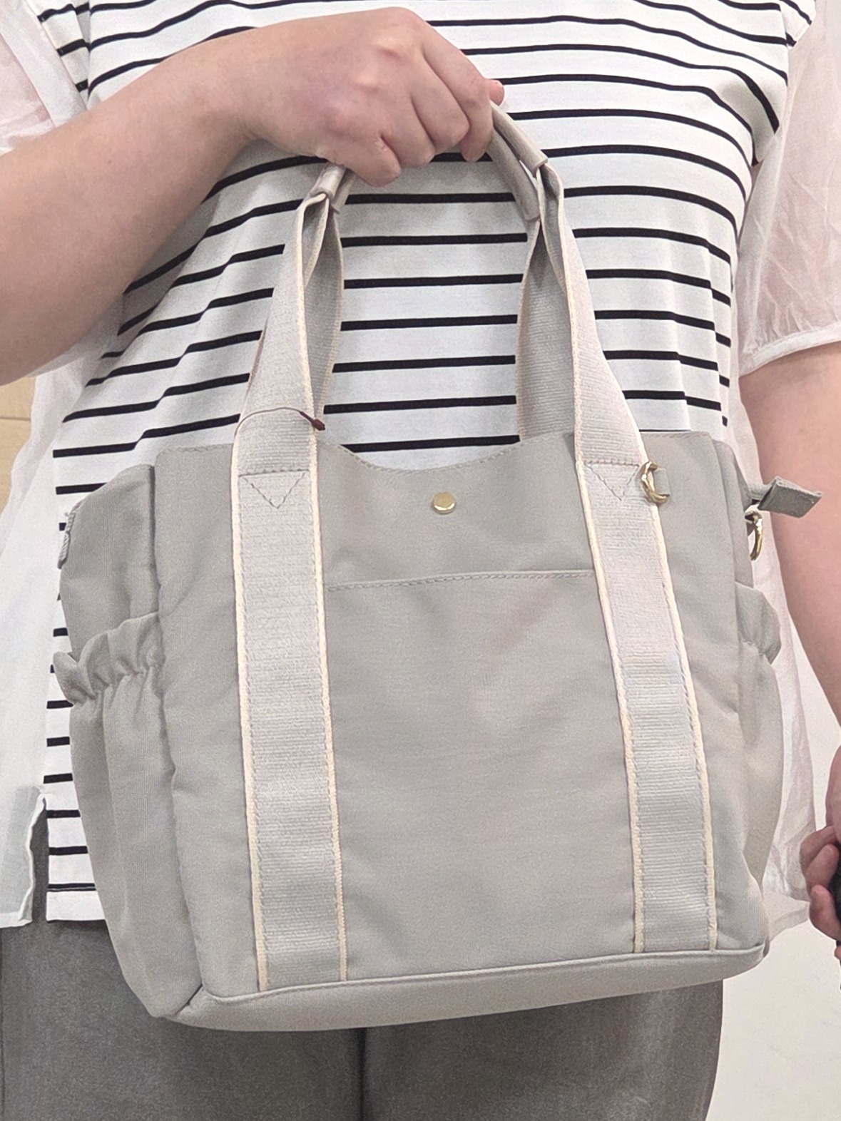 にゃみさんの「grove｜【貴島明日香さん着用/UVカット】体型カバー叶う、バックプリーツTシャツ」を使ったコーディネート