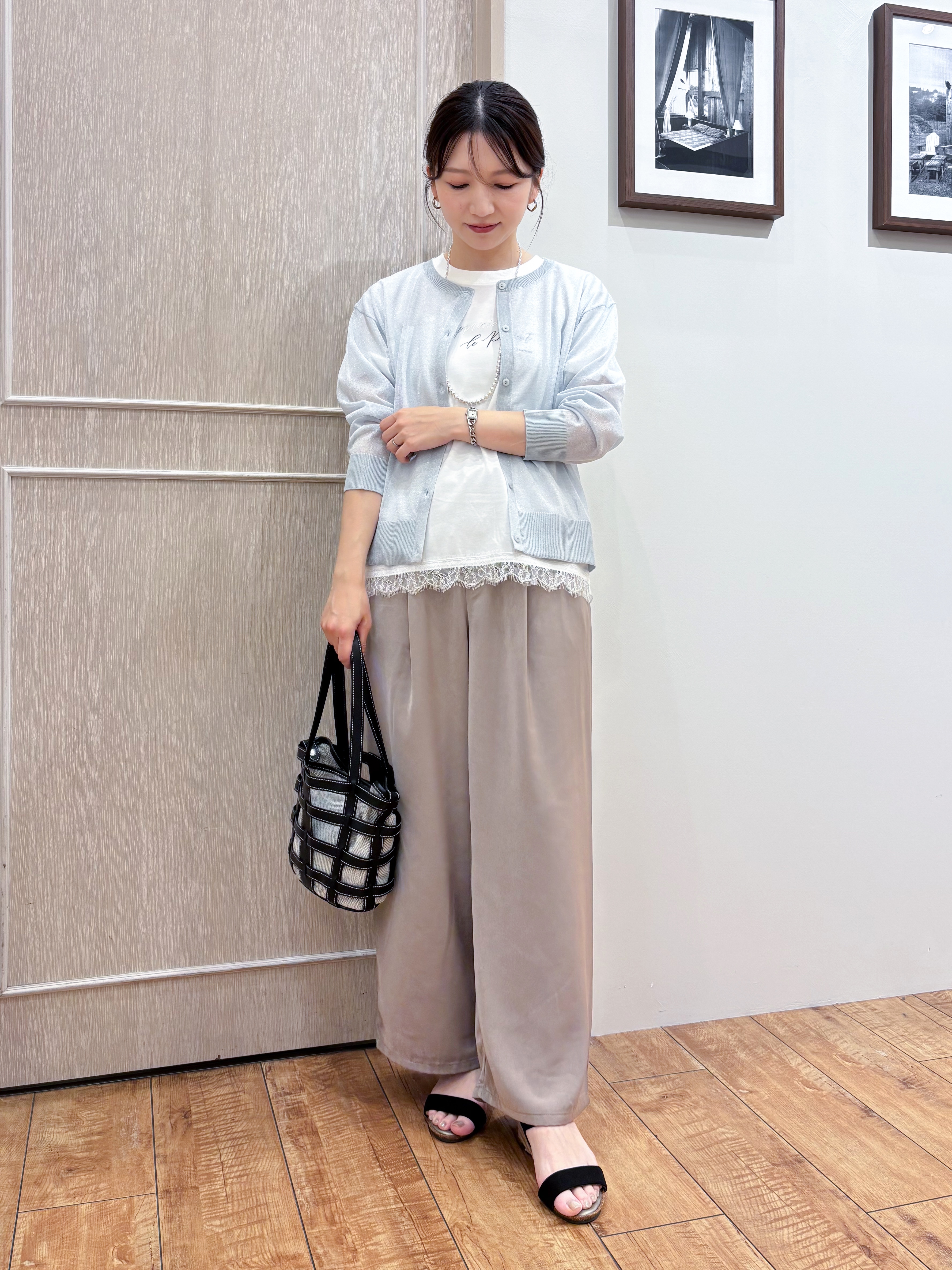 なみさんの「SHOO･LA･RUE｜【さらり快適/洗濯機可/S-LL】シアーラメカーディガン」を使ったコーディネート
