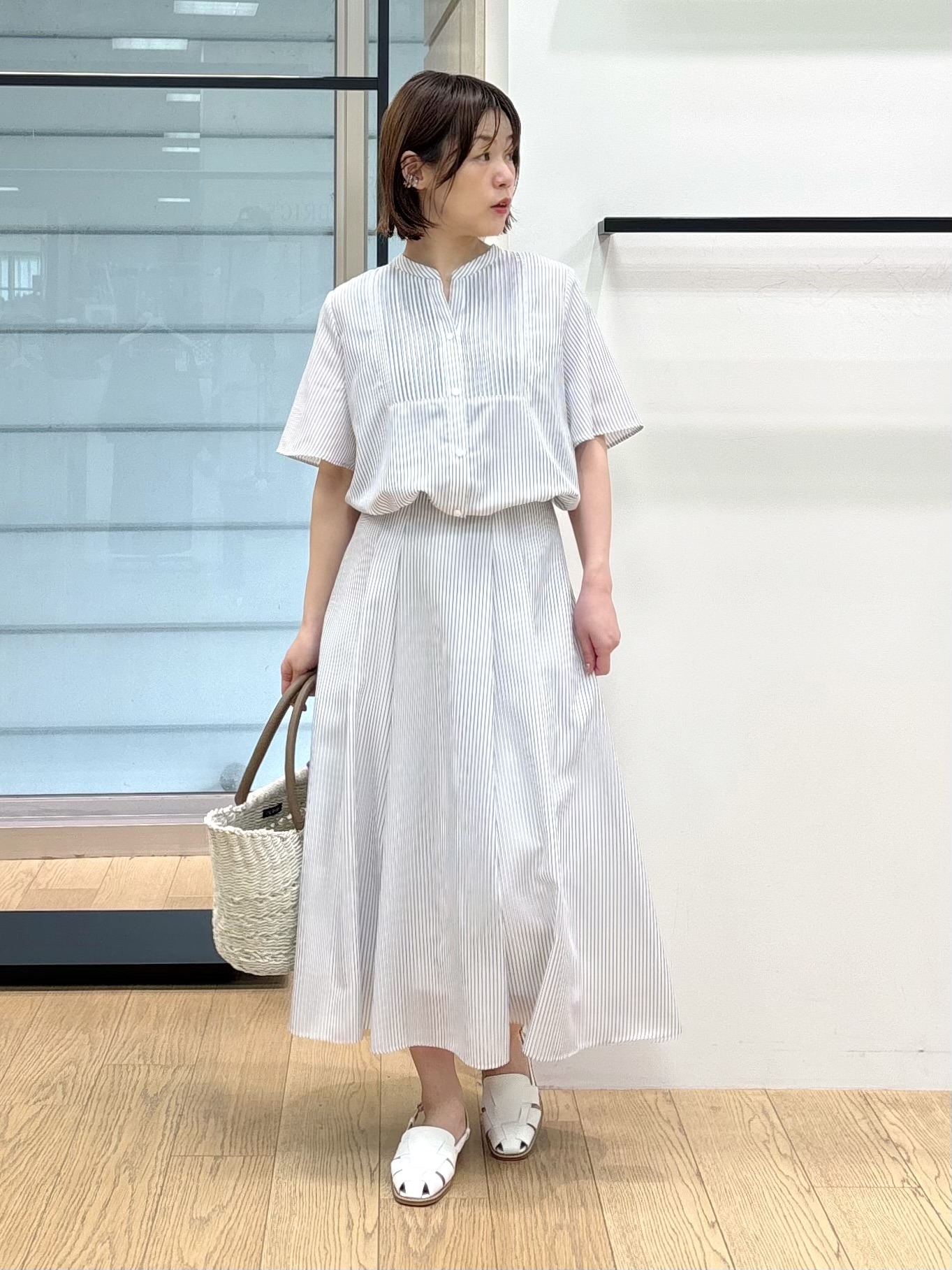 asamiさんの「INDIVI｜【接触冷感/洗える】シアーシャンブレーピンタックブラウス」を使ったコーディネート