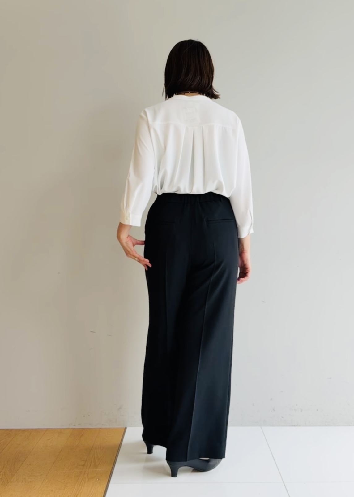 murayamaさんの「INDIVI｜【ラム革／美脚／通勤】レザーパンプス」を使ったコーディネート
