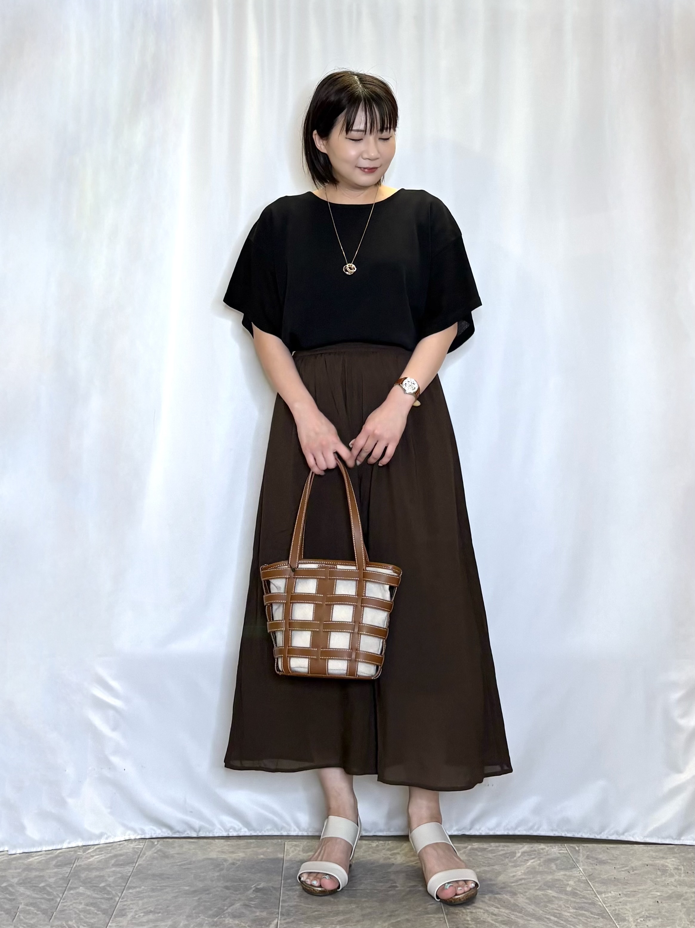 ネリさんの「SHOO･LA･RUE｜【S-LL/ひんやり/洗濯機可】インせず着られる ひらり袖ニット」を使ったコーディネート