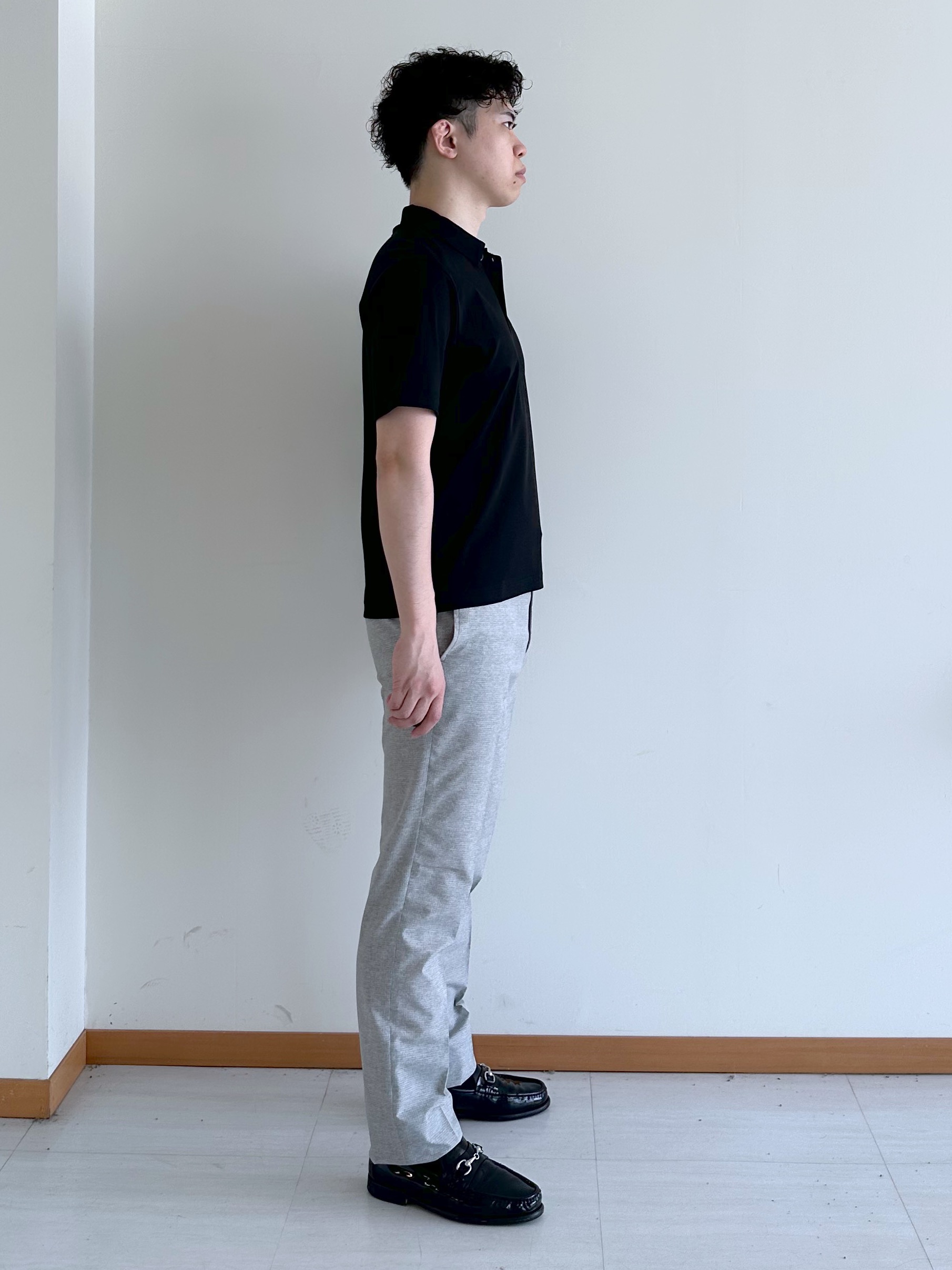 イッシーさんの「TAKEO KIKUCHI｜【接触冷感】アイスクリアコットン ワンポイント ポロシャツ」を使ったコーディネート